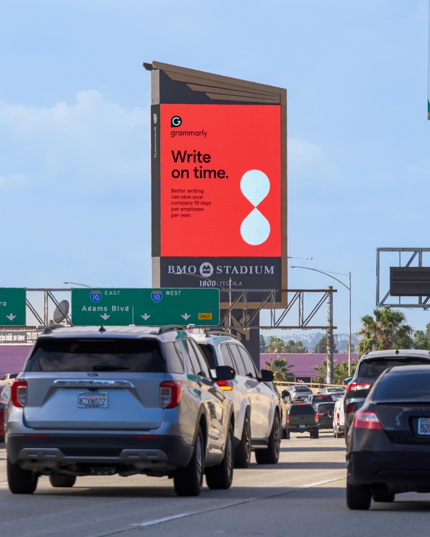 The Towers are always the &ldquo;write&rdquo; way to advertise 😉 

@grammarly #iconicmedia #media #ooh #dooh #grammarly