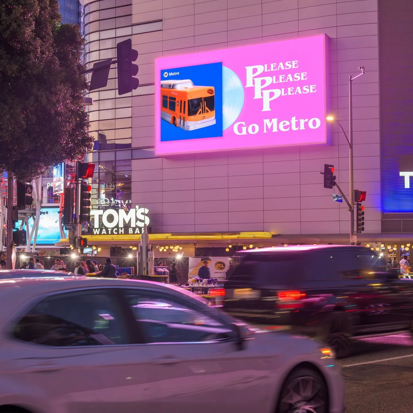 Sabrina Carpenter&rsquo;s Short n&rsquo; Sweet Tour has taken over Downtown LA this week, and Fig Spectacular has been front n&rsquo; center! 

@sabrinacarpenter @metrolosangeles #iconicmedia #dtla #cryptoarena #sabrinacarpenter #shortnsweet #shortns