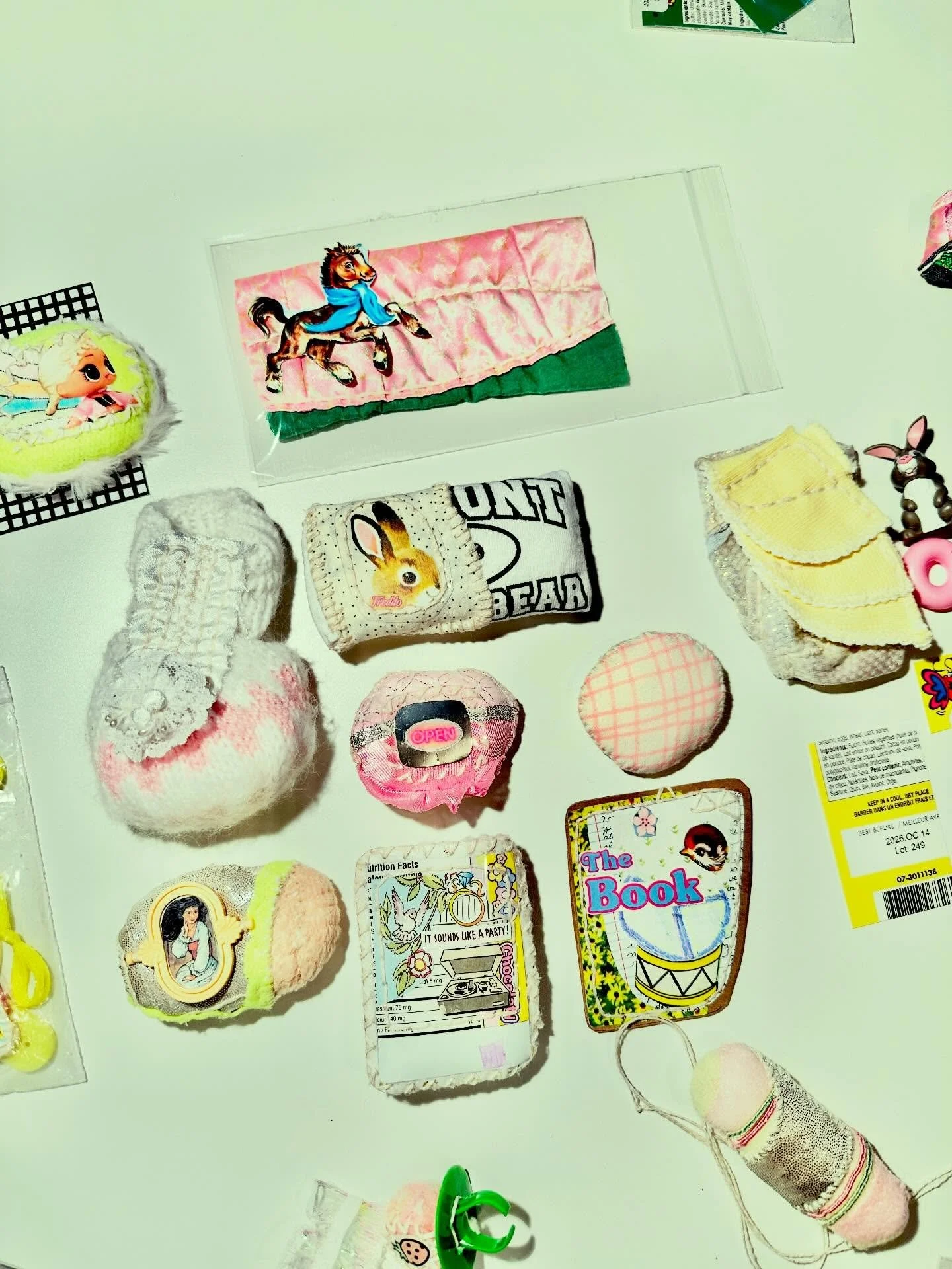 Girly toys? I don&rsquo;t think so.
These are more like badass tools.
Do not follow. Do not like.
Rendez-vous on The Land.
DM for the address or ask around.

#interface #signal #protocol #revelation #hiddenentry