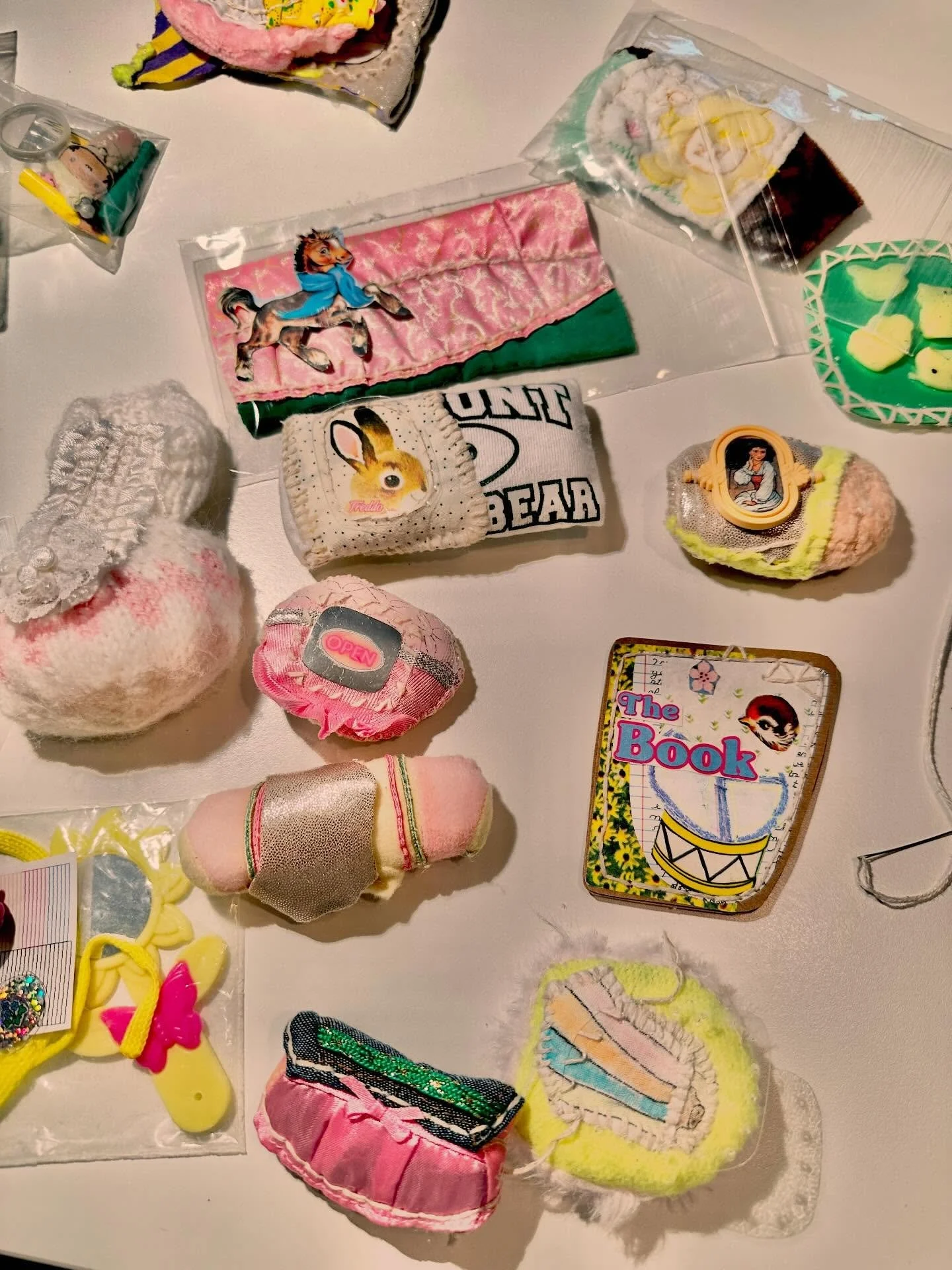 Girly toys? I don&rsquo;t think so.
These are more like badass tools.
Do not follow. Do not like.
Rendez-vous on The Land.
DM for the address or ask around.

#interface #signal #protocol #revelation #hiddenentry