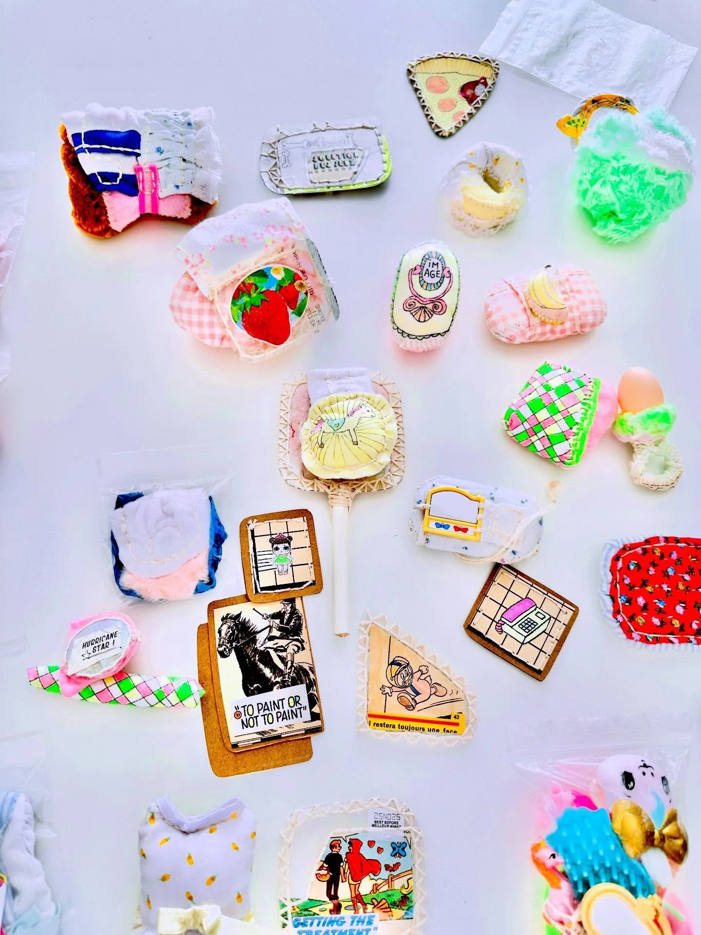 Girly toys? I don&rsquo;t think so.
These are more like badass tools.
Do not follow. Do not like.
Rendez-vous on The Land.
DM for the address or ask around.

#interface #signal #protocol #revelation #hiddenentry