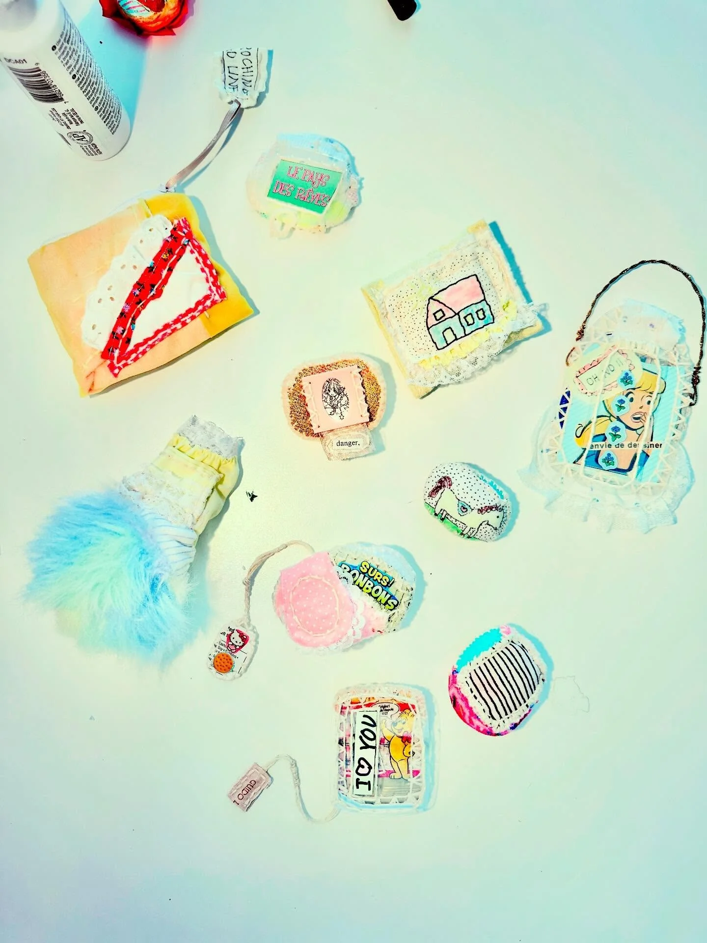 Girly toys? I don&rsquo;t think so.
These are more like badass tools.
Do not follow. Do not like.
Rendez-vous on The Land.
DM for the address or ask around.

#interface #signal #protocol #revelation #hiddenentry