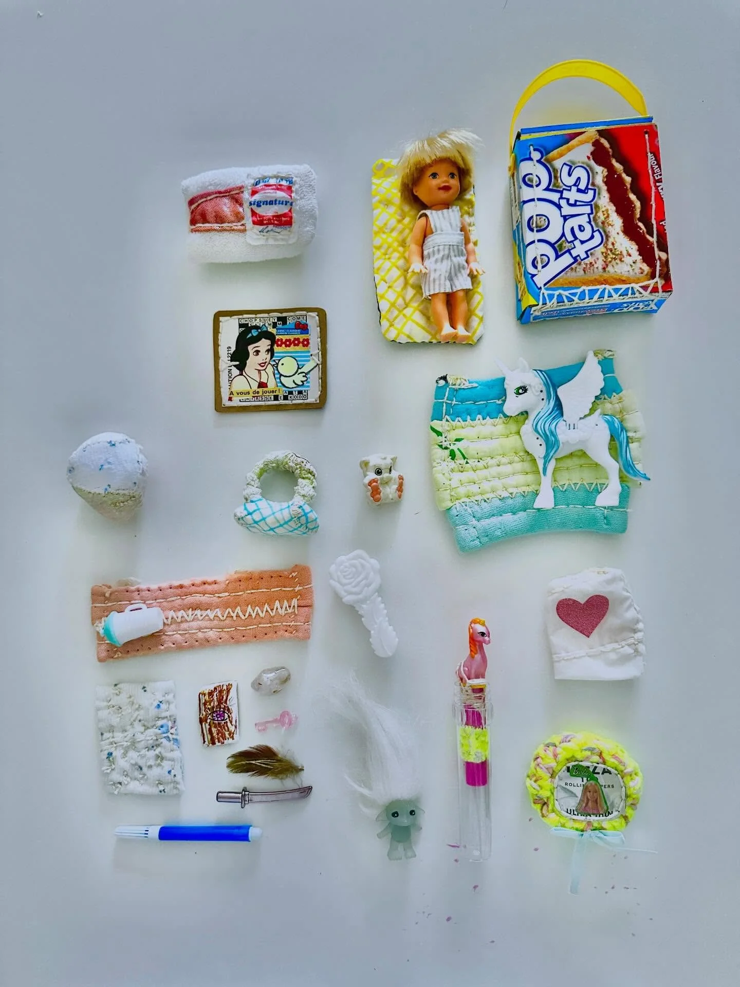 Girly toys? I don&rsquo;t think so.
These are more like badass tools.
Do not follow. Do not like.
Rendez-vous on The Land.
DM for the address or ask around.

#book #signal #protocol #poetry #hiddenentry