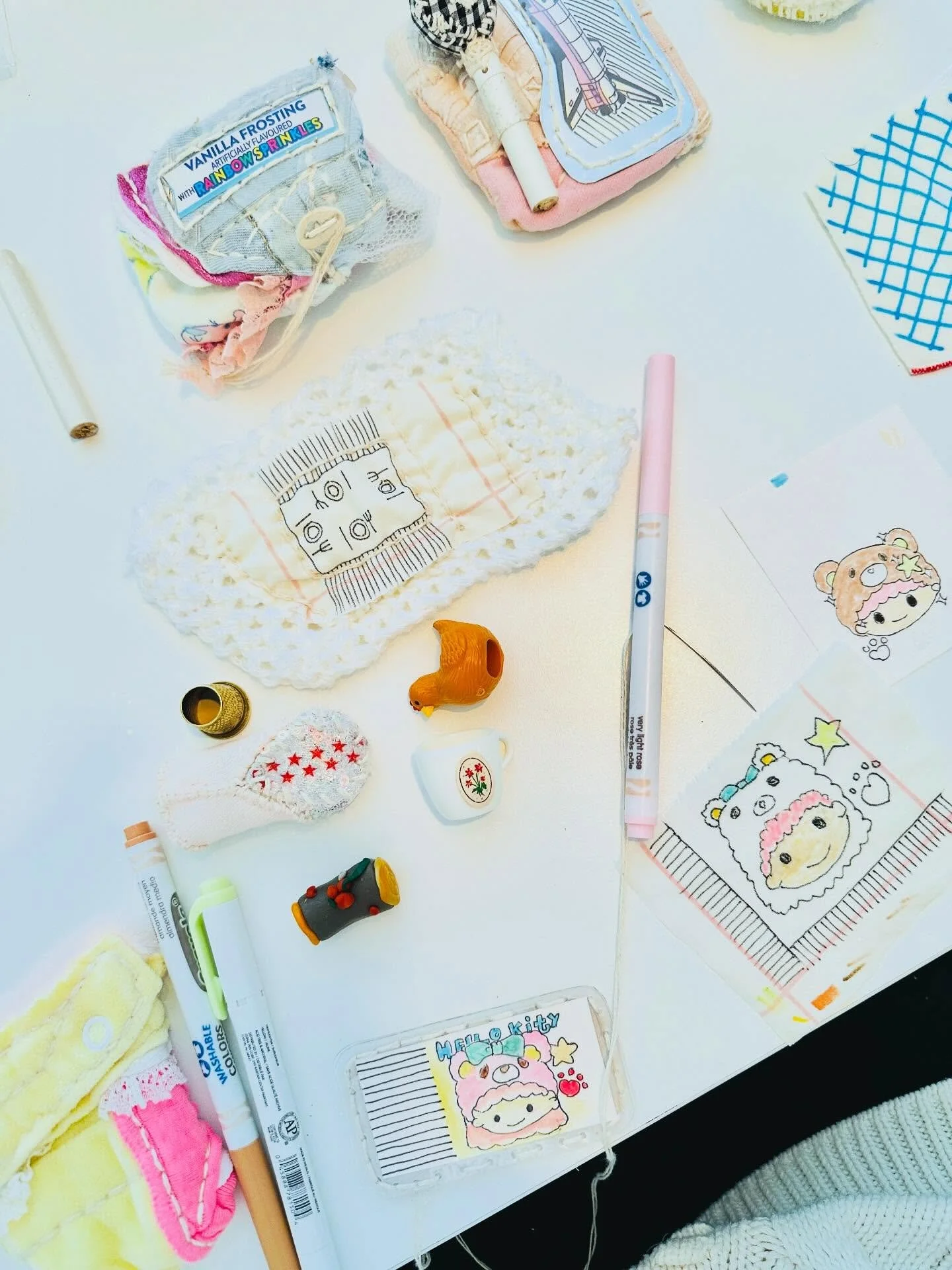 Girly toys? I don&rsquo;t think so.
These are more like badass tools.
Do not follow. Do not like.
Rendez-vous on The Land.
DM for the address or ask around.

#book #signal #protocol #poetry #interface