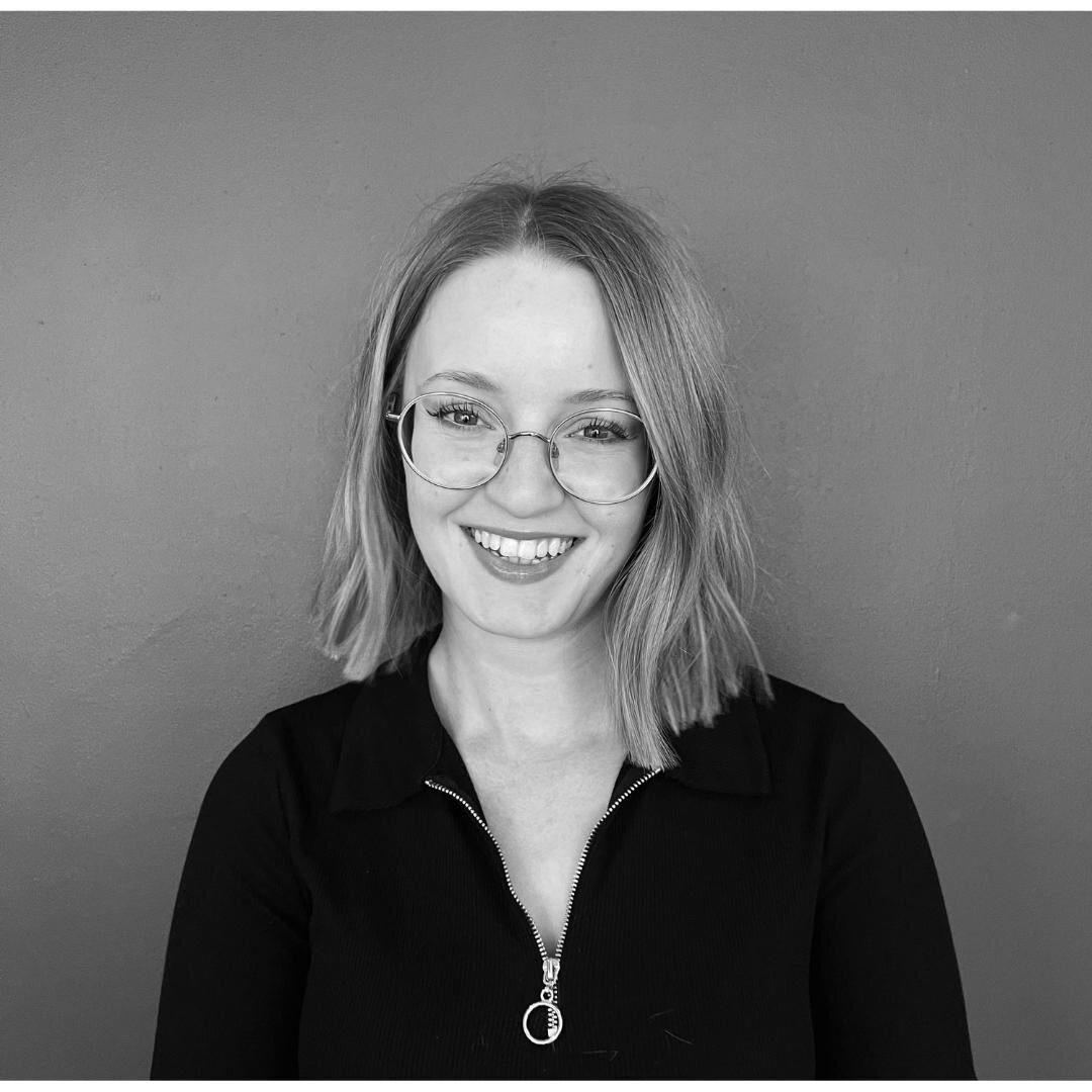 Meet our senior stylist Amber who works full time at Langtons.

Amber has been a hair stylist since 2015 and is an expert in both colour and cutting. 

She prides herself on the hair advice she gives to all her clients and loves nothing more than edu