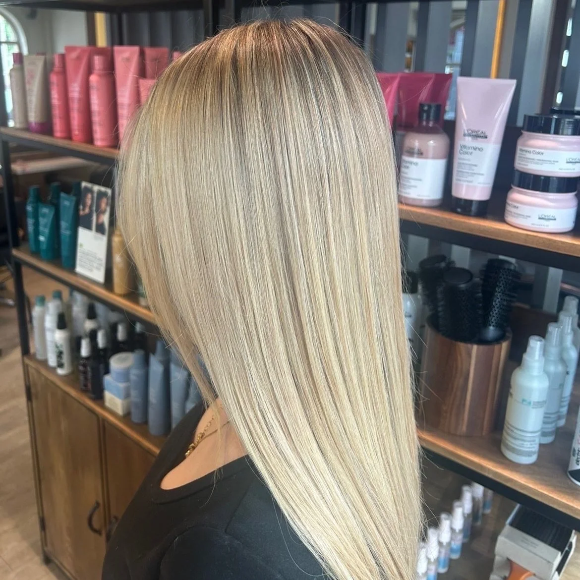 ✨ MODEL NEEDED &ndash; 10TH NOVEMBER ✨

A beautiful blonde transformation by Lucy from her previous highlighting training session 🤍

Chris will be carrying out further highlighting training with Lucy on 10th November, and we&rsquo;re looking for a s