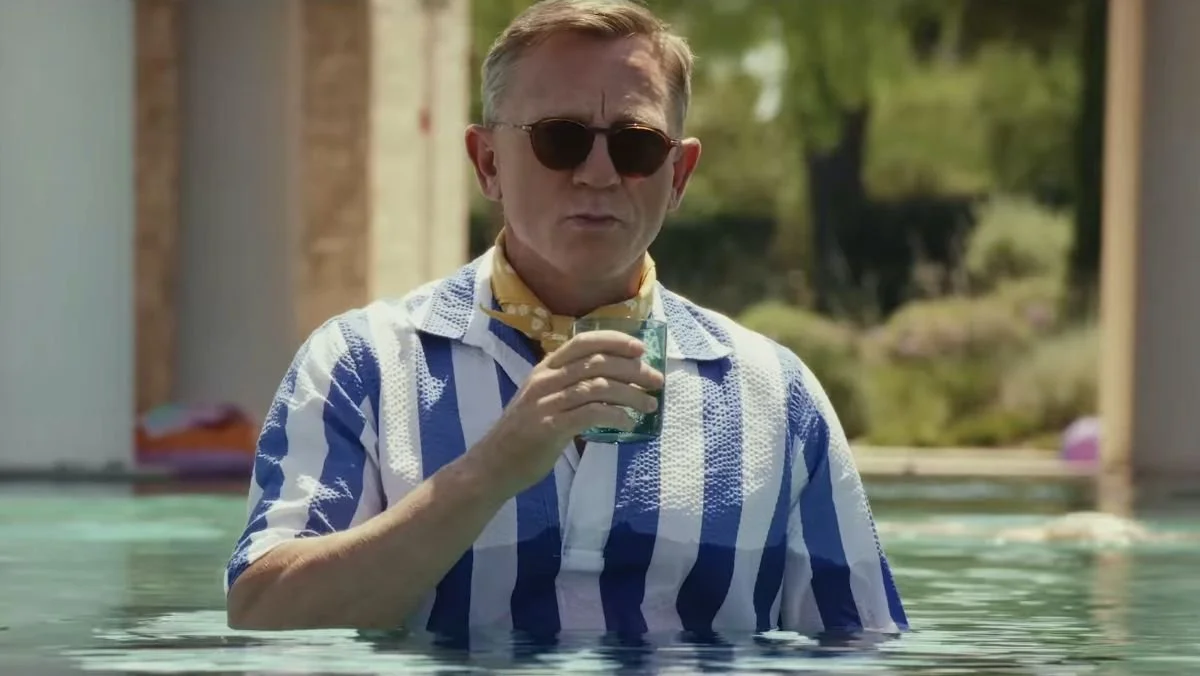 Daniel-Craig-as-Benoit-Blanc-from-the-Glass-Onion-a-Knives-Out-mystery-trailer.jpeg
