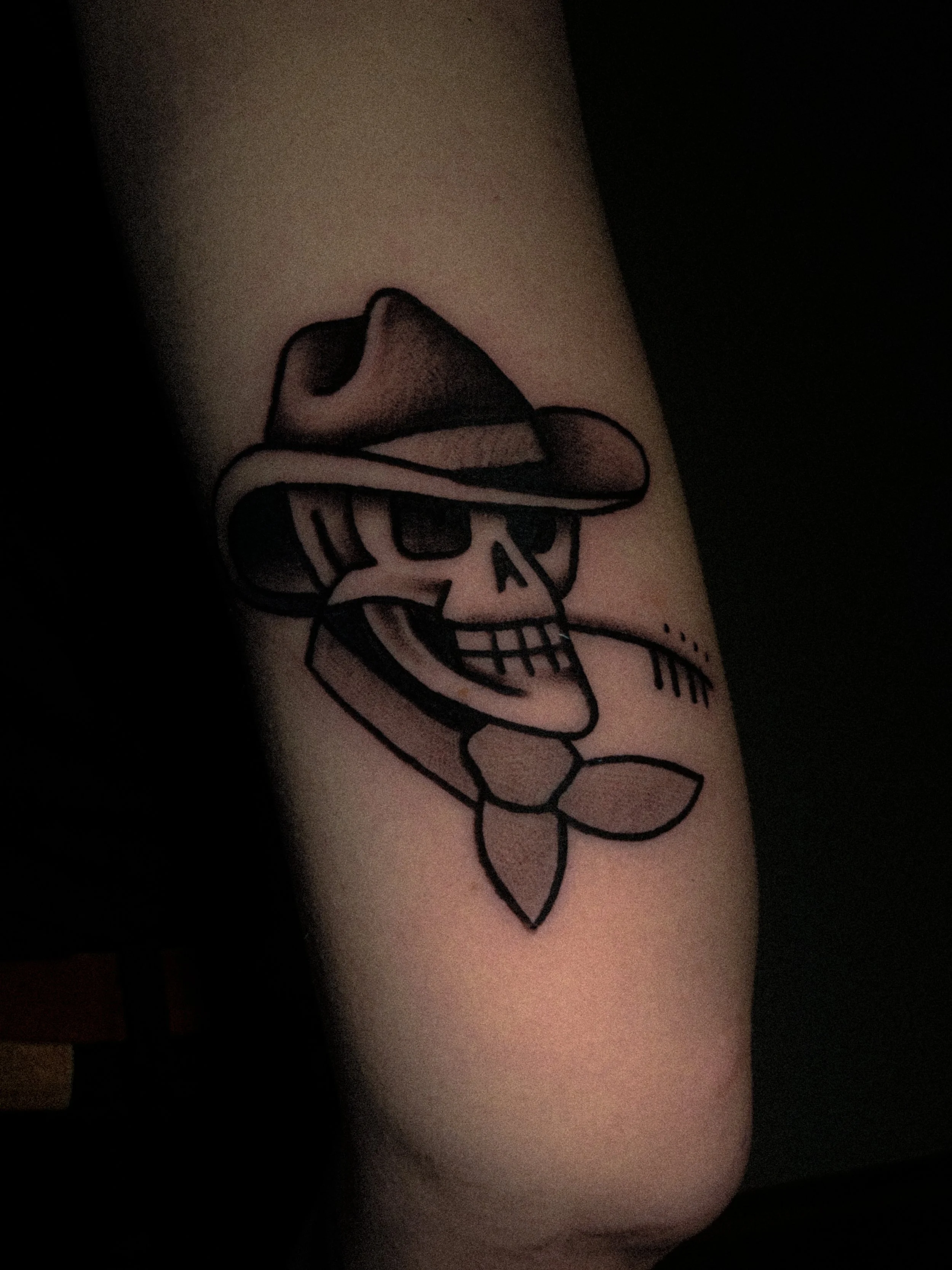 döskalle cowboy tatuering i traditionell old school stil