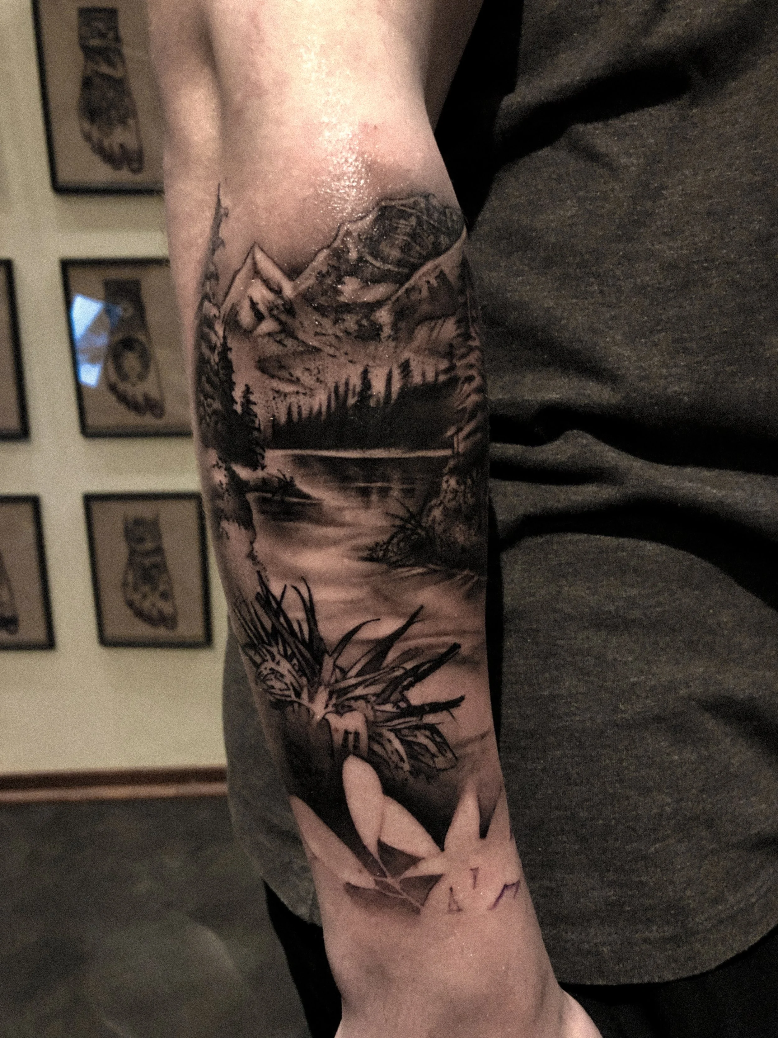 natur tatuering i realistisk stil