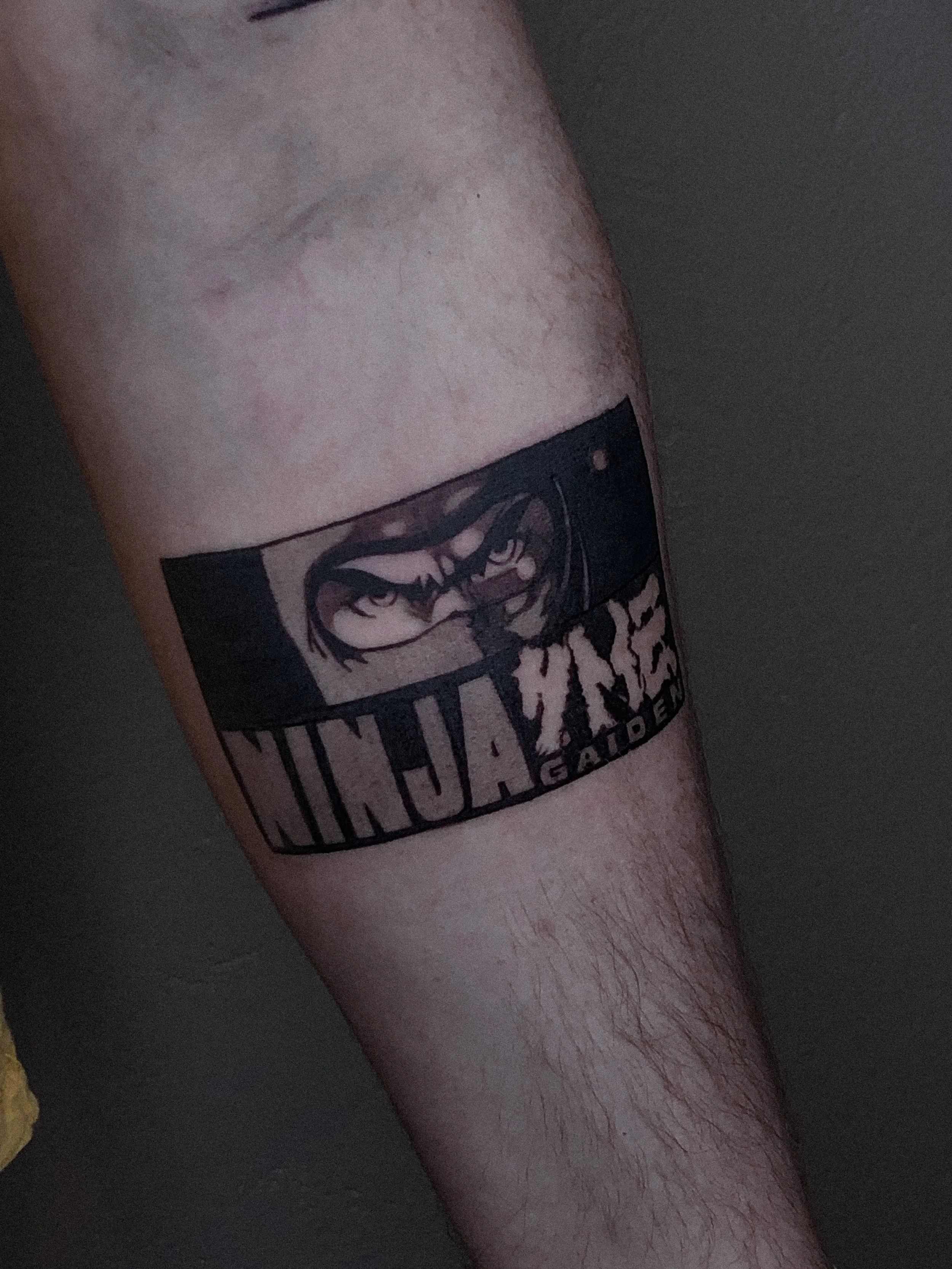 ninja tatuering i grafisk stil