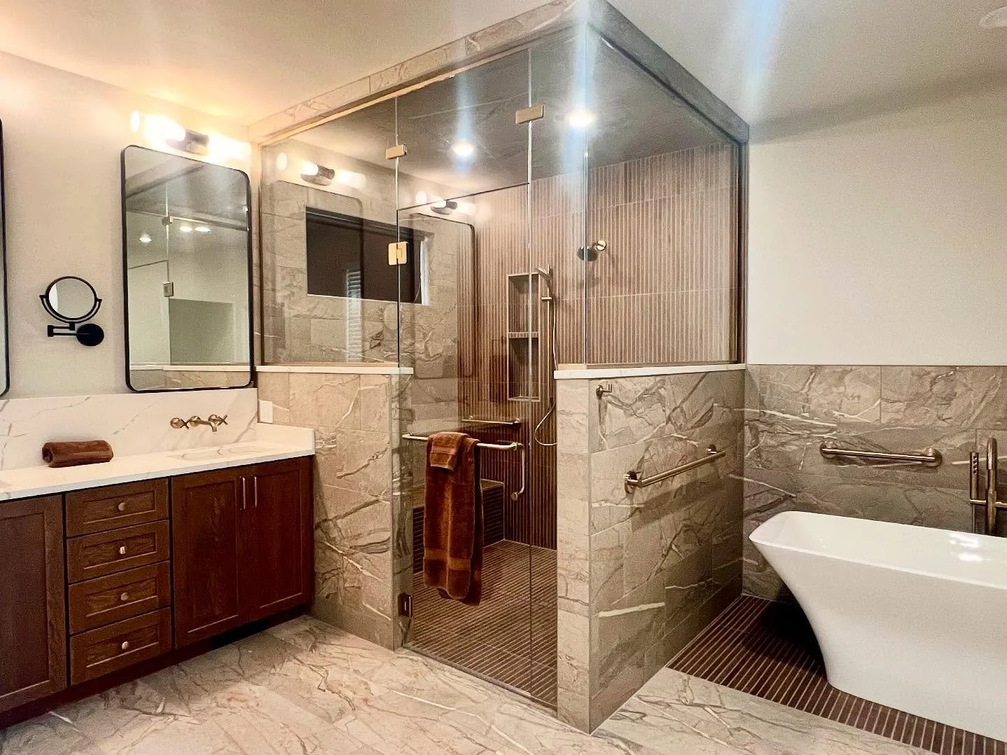 Calm tones paired with a modern design 

#remodelproject #bathroomremodel #masterbath #nestindesign #nestofgt #interiordesigner #michiganinteriordesigner #northernmichigandesigner #oldmission #oldmissionpeninsula #traversecitymi #bayviewflooring #map