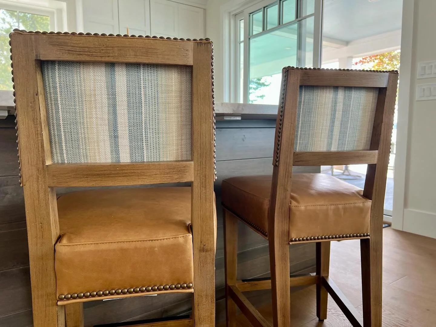 Let your stools do the talking&hellip;

#nestindesign #nestofgt #barstools #counterstools #interiordesigner #customfurniture #traversecity #traversecityinteriordesigner #michiganinteriordesigner