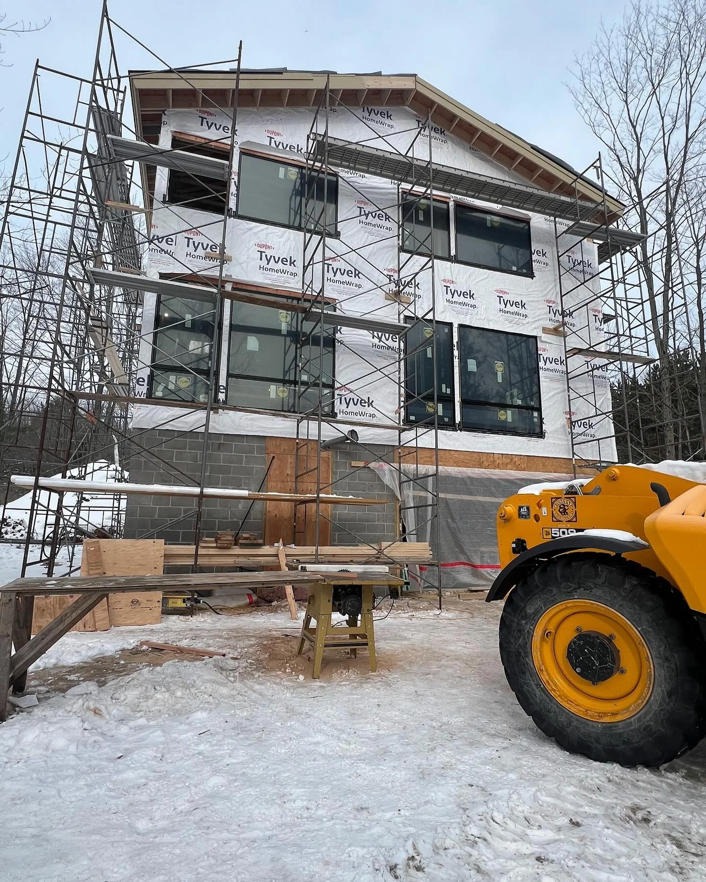 We&rsquo;ve been busy behind the scenes here and we&rsquo;re excited to show you more of this family cottage project.

#newbuild #nestindesign #interiordesign #traversecitymi #northernmichiganinteriordesigner