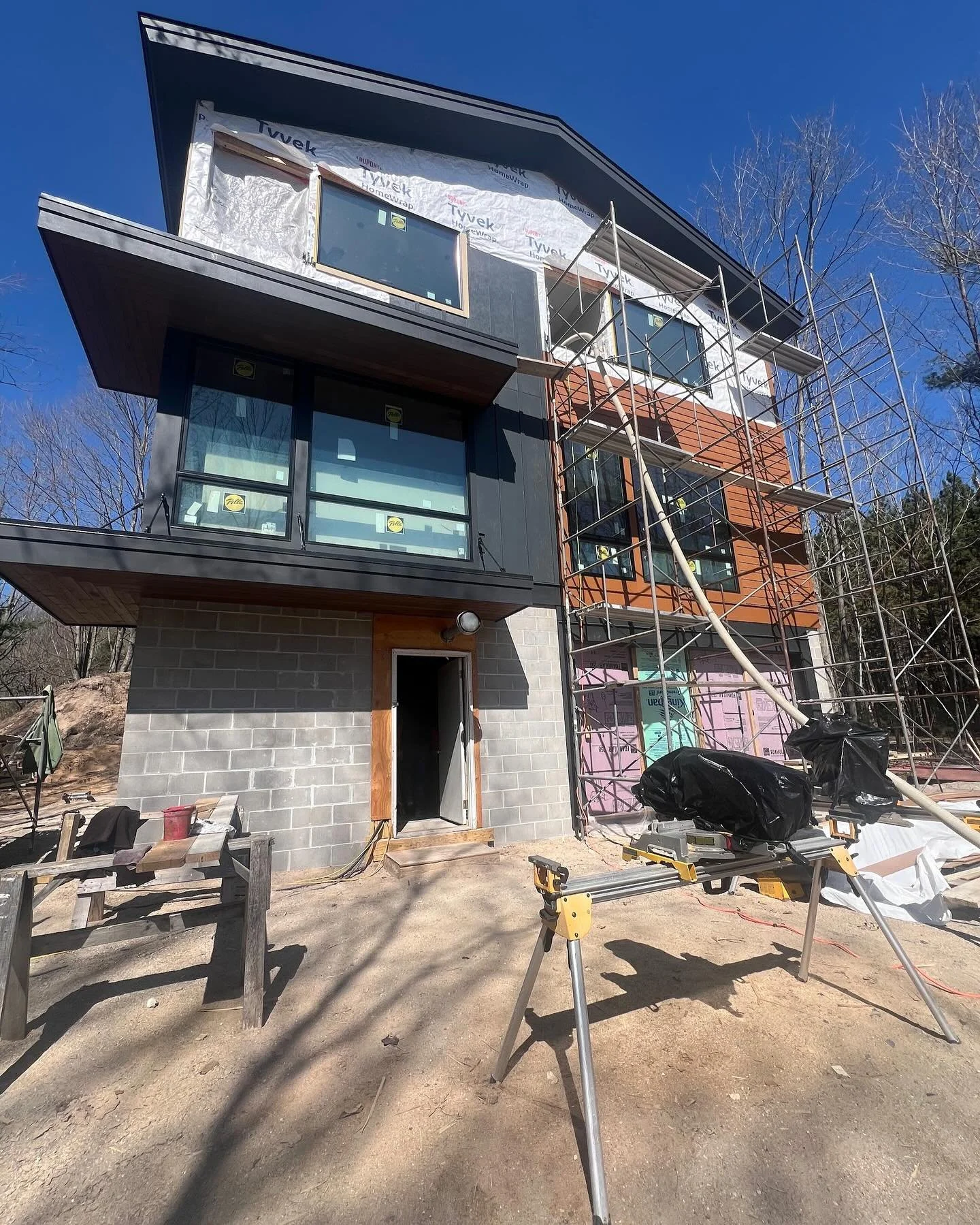 Drywall is up and siding is progressing on our family cottage project

#newbuild #nestindesign #construction #traversecityinteriordesigner #northernmichiganinteriordesigner