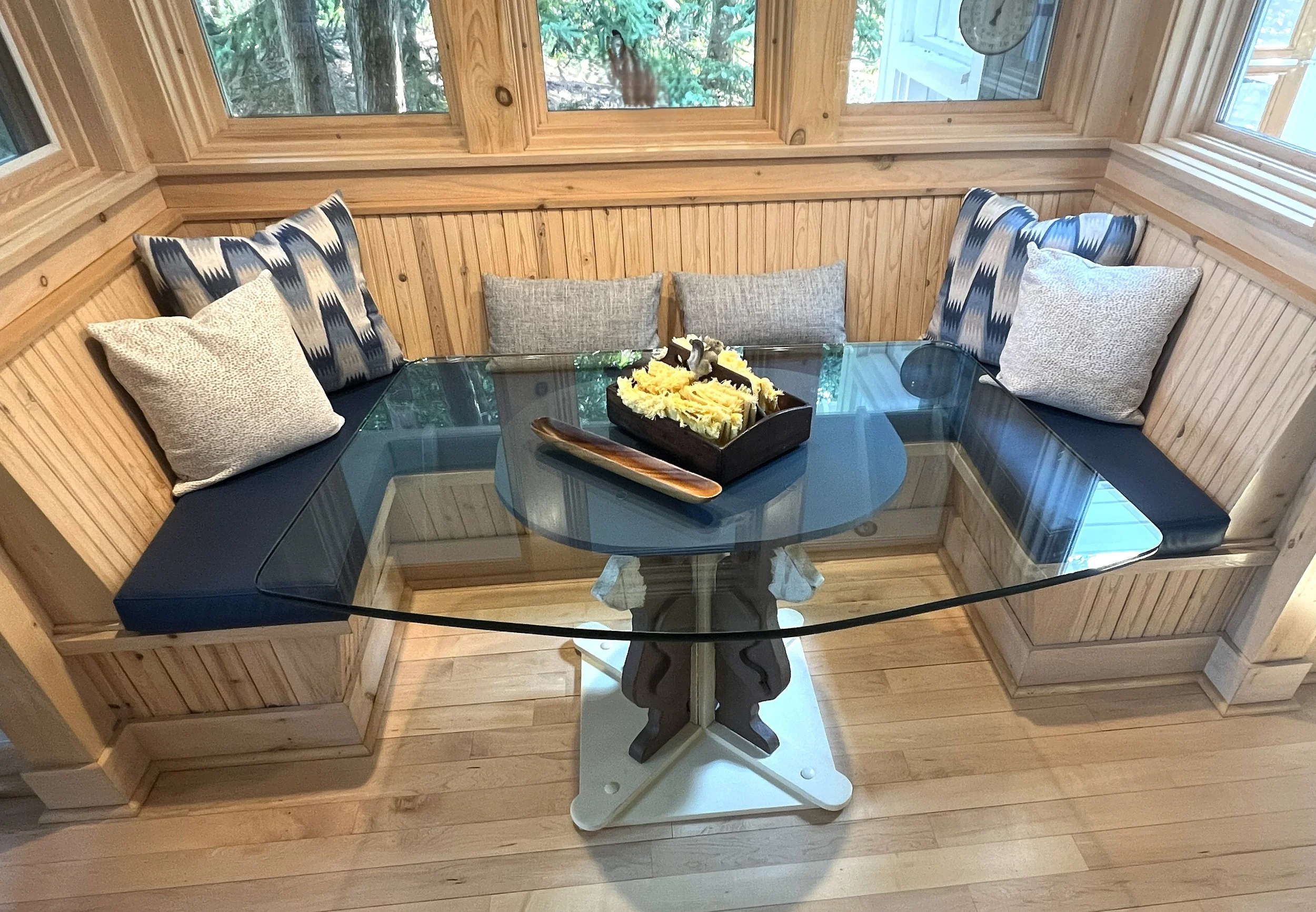 Breakfast nook.jpg