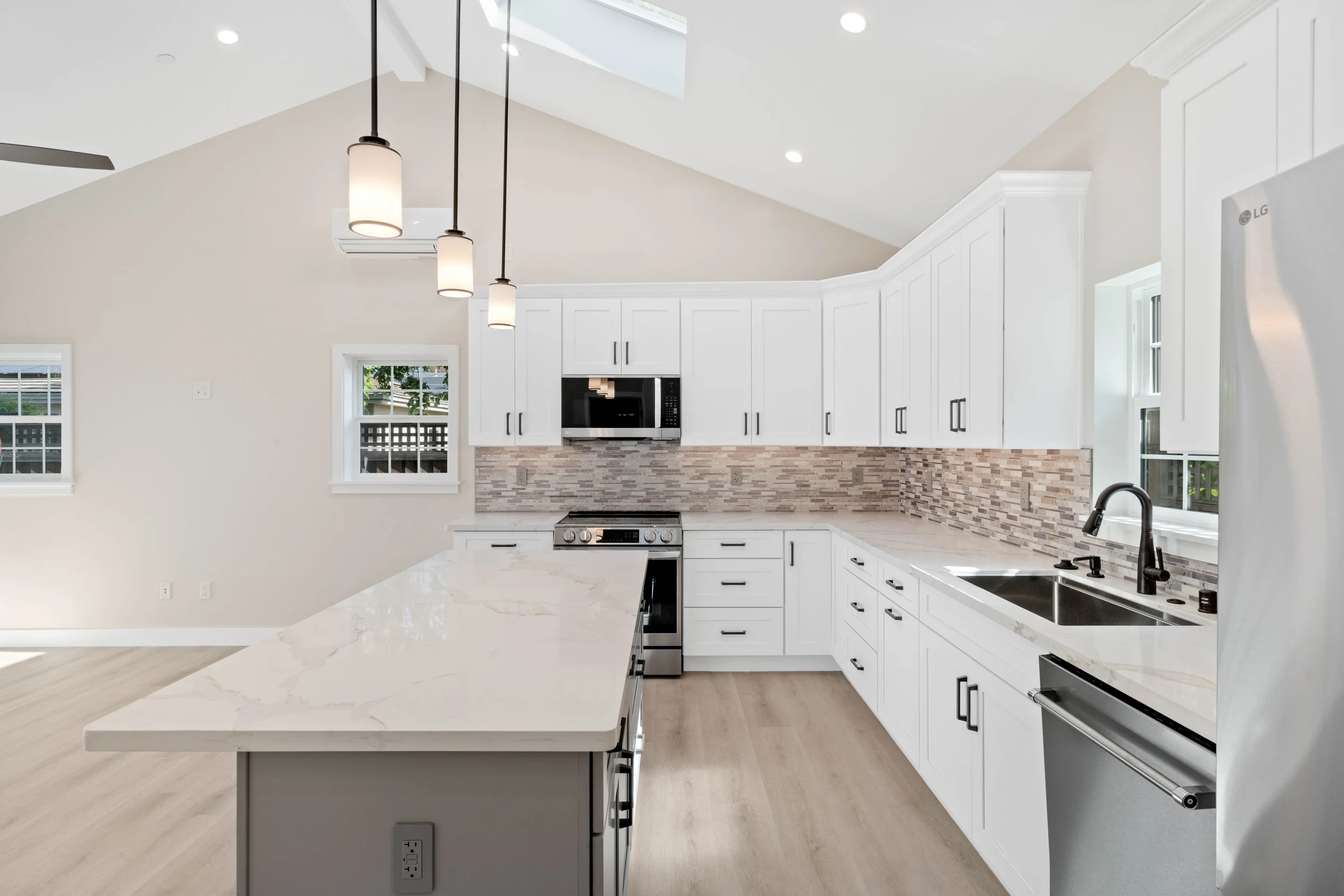 781 Parma Way-13.jpg