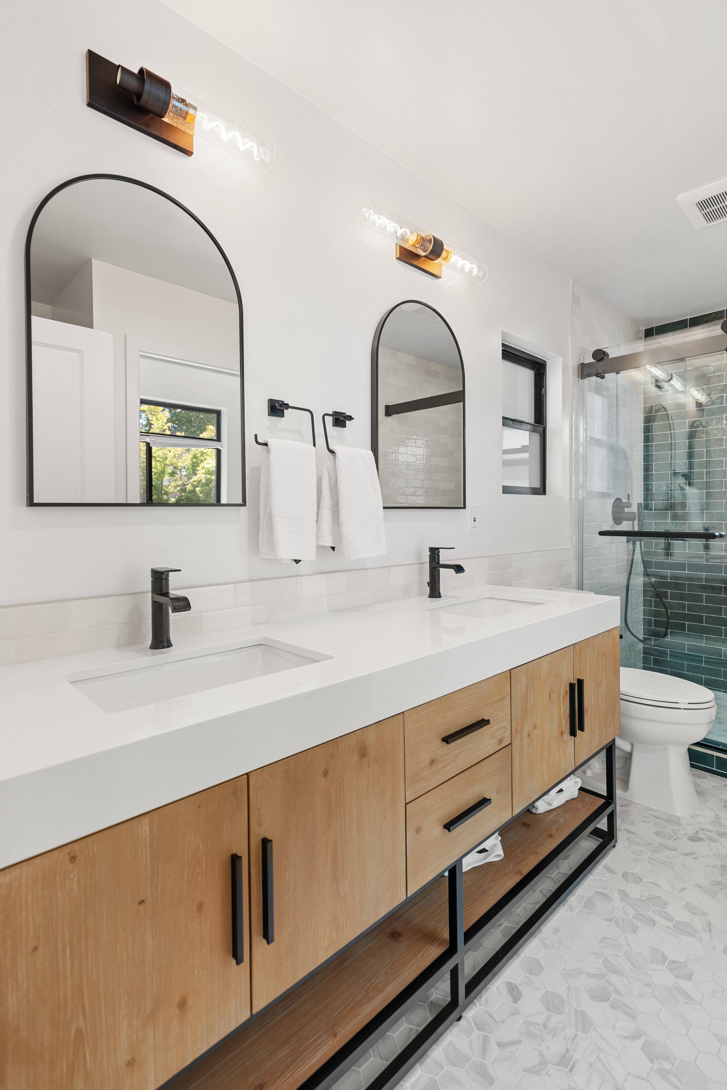 321 E St 25.jpg