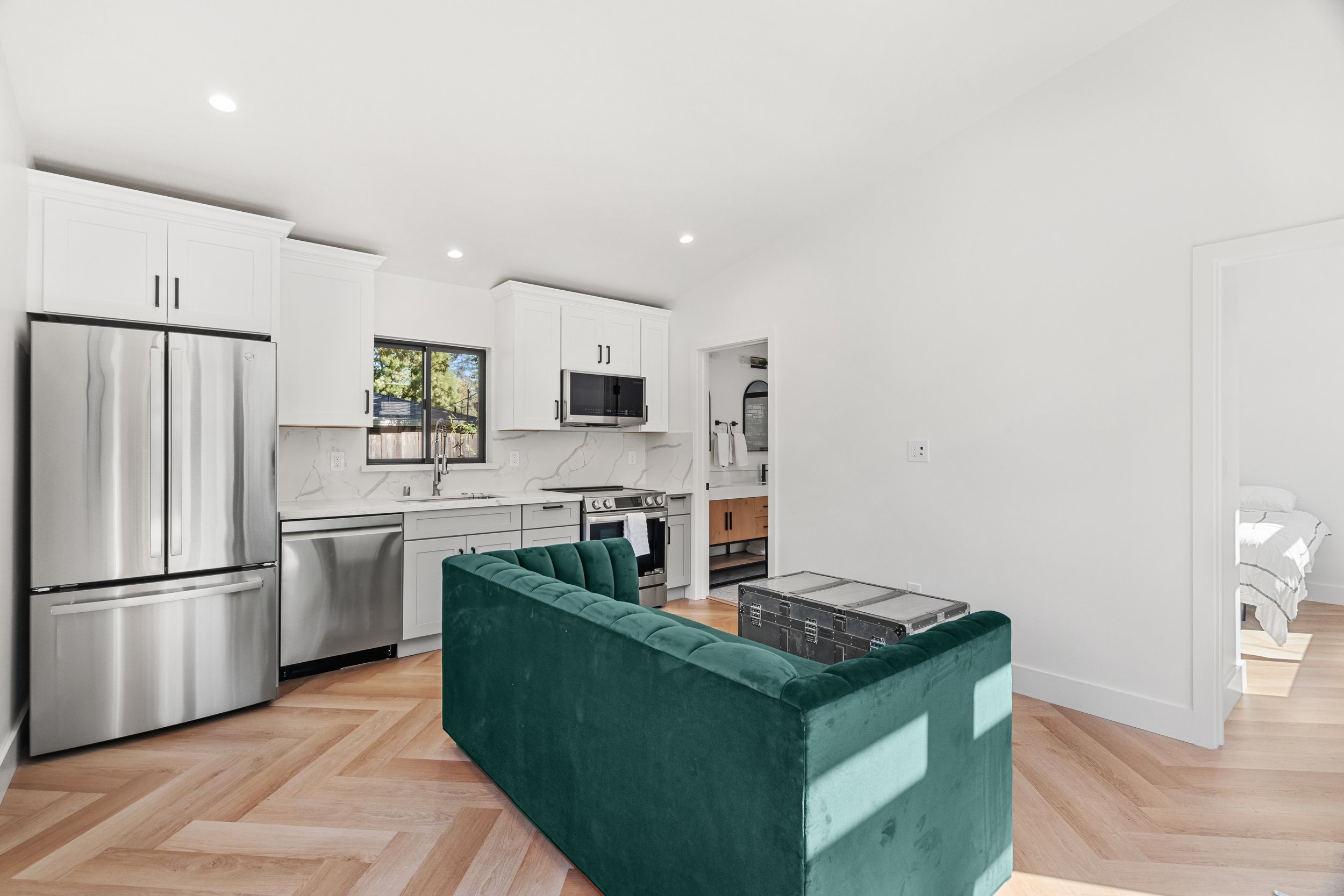 321 E St 5.jpg