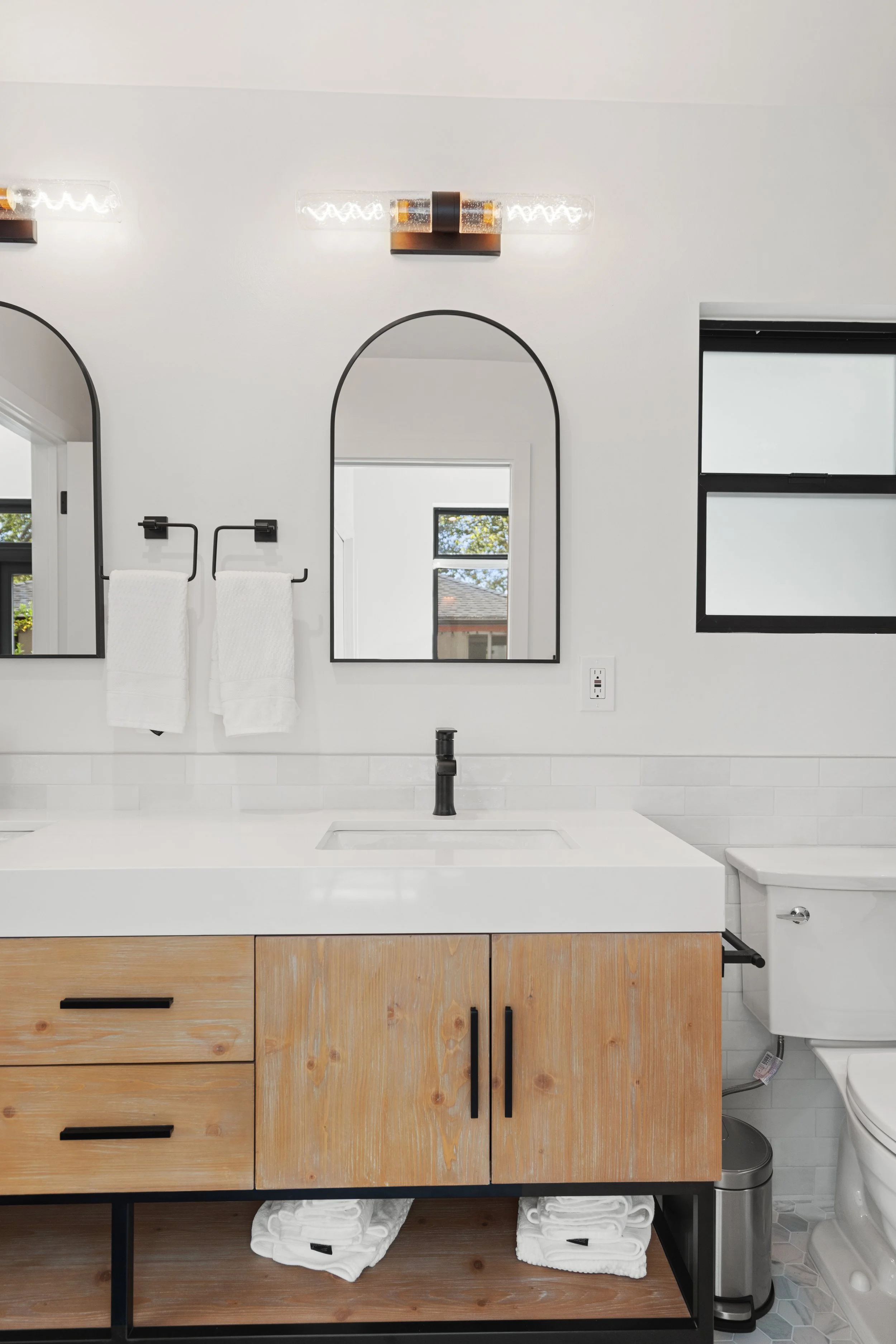 321 E St 27.jpg
