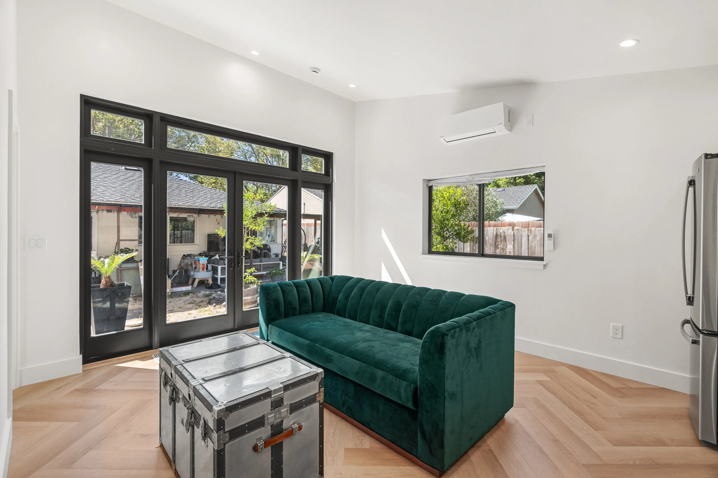321 E St 7.jpg