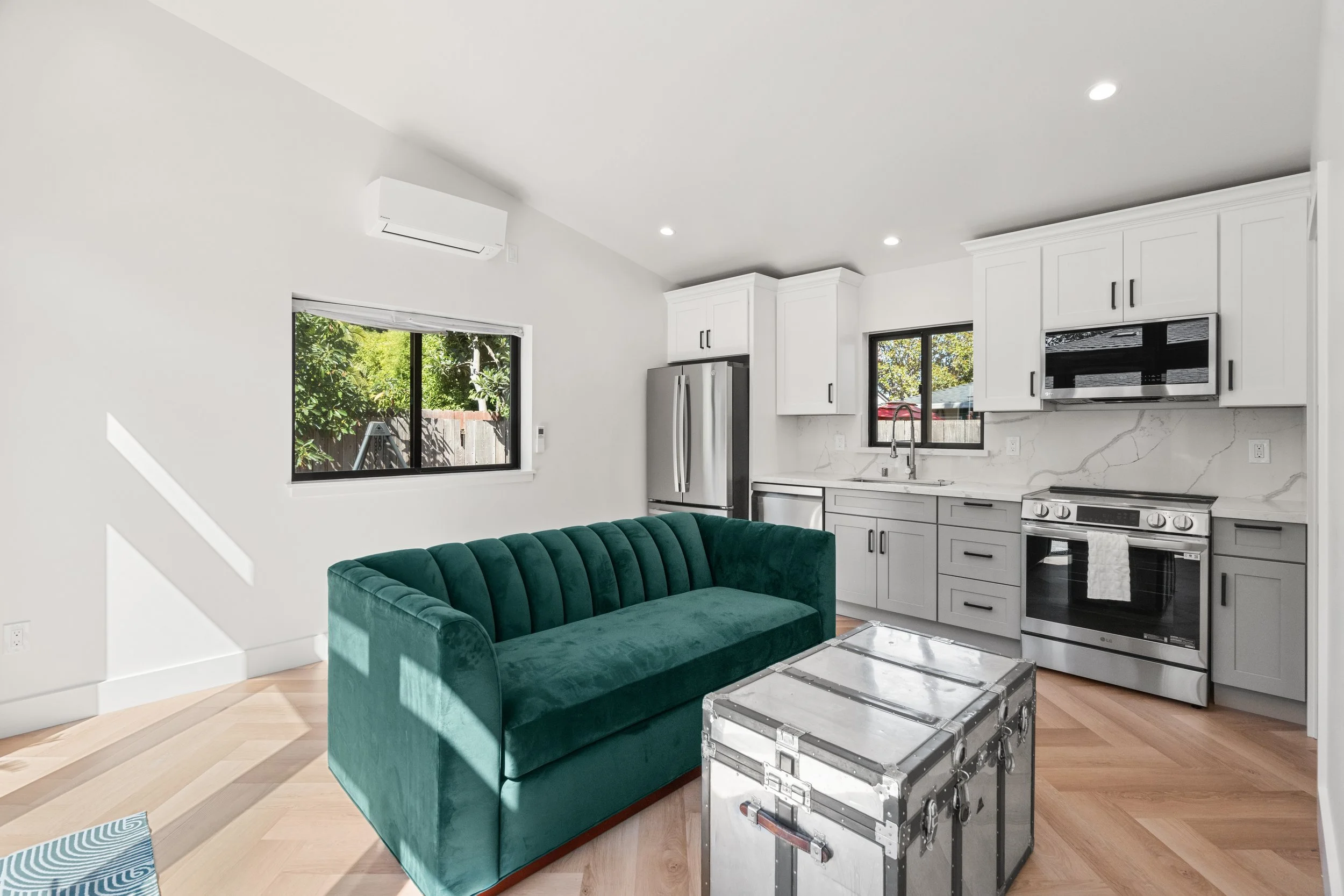 321 E St 6.jpg