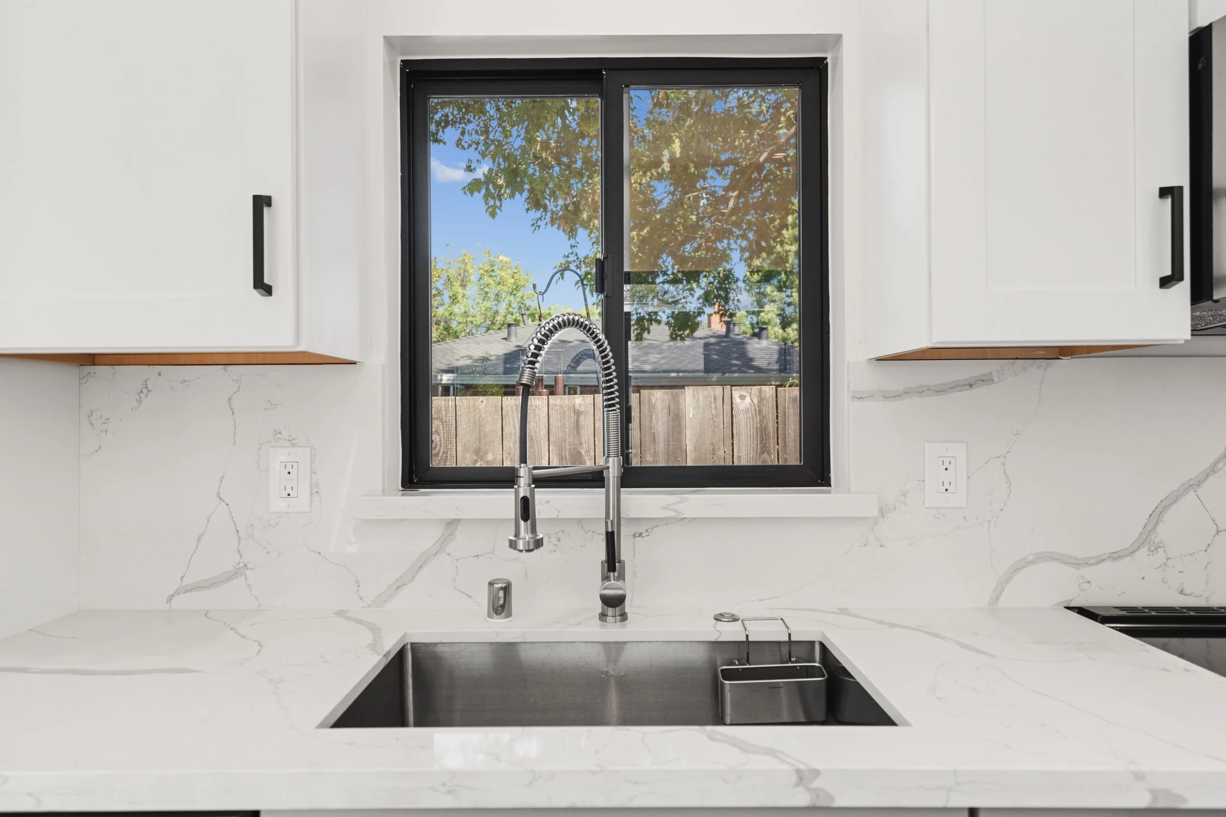 321 E St 19.jpg