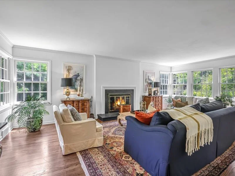 35-Living Room.jpg