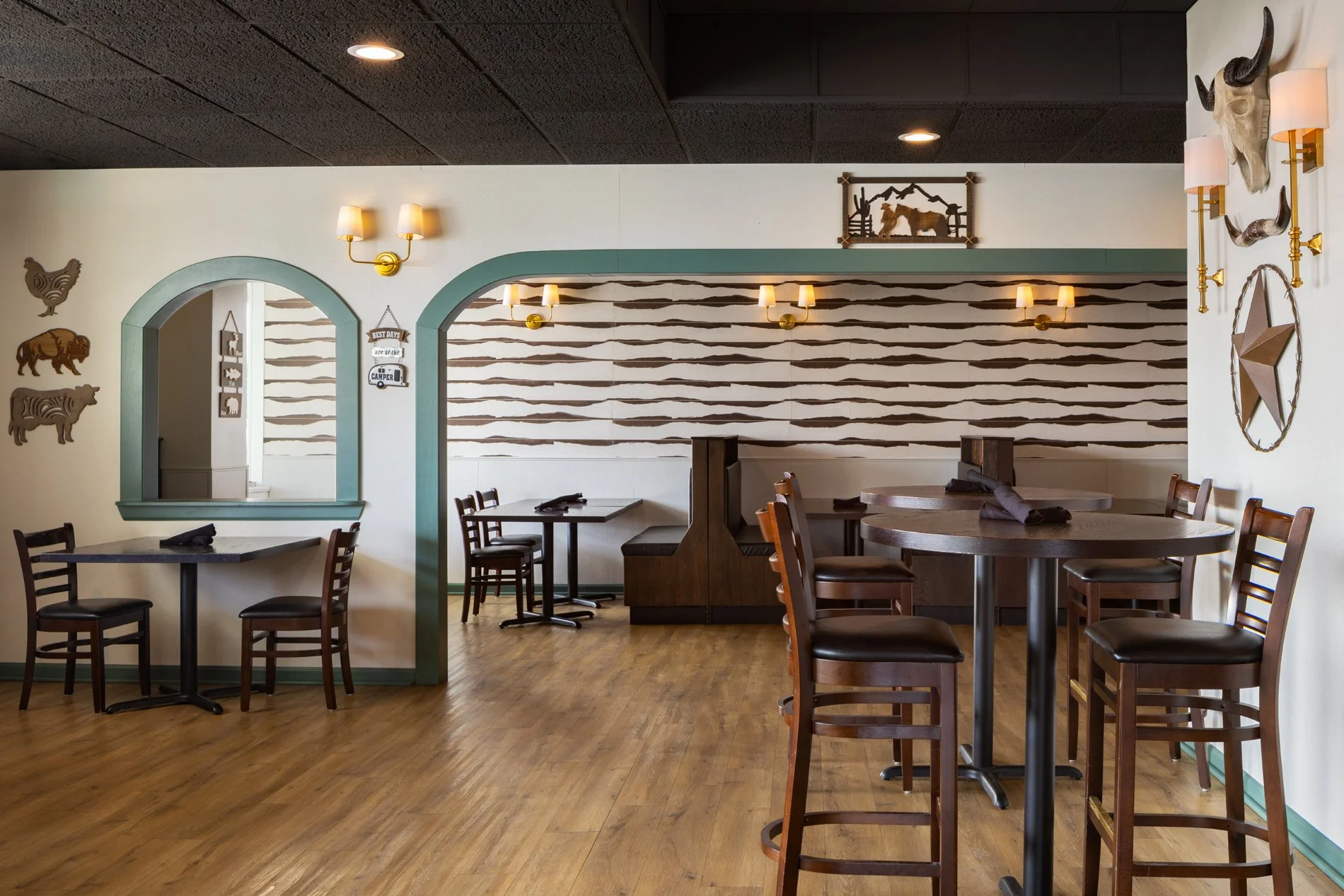 Jordy_s_Steakhouse_Pedro_Lima_Interiors_Ryan_Hainey_Photography_005_web.jpg