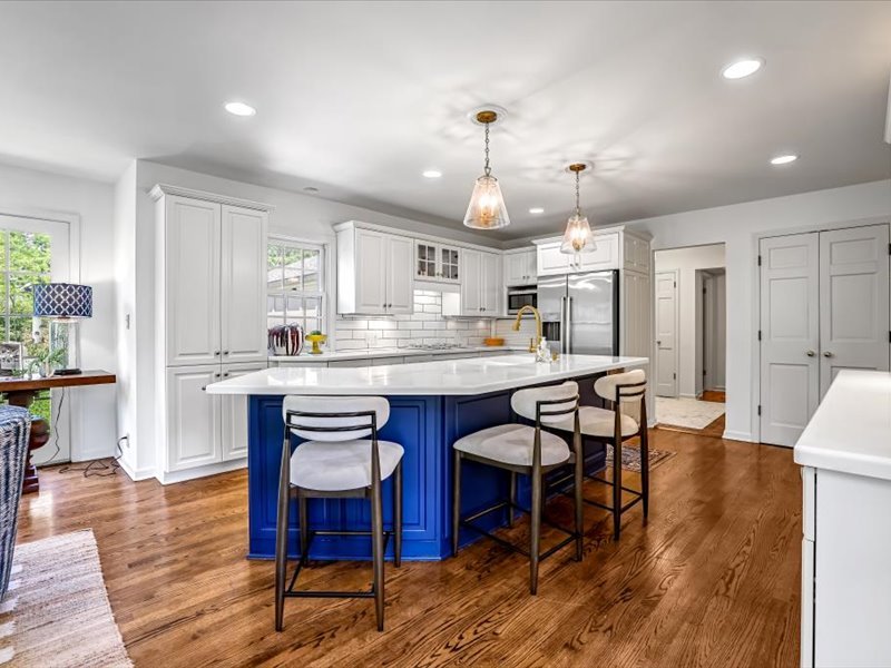 47-Kitchen to Family Room.jpg