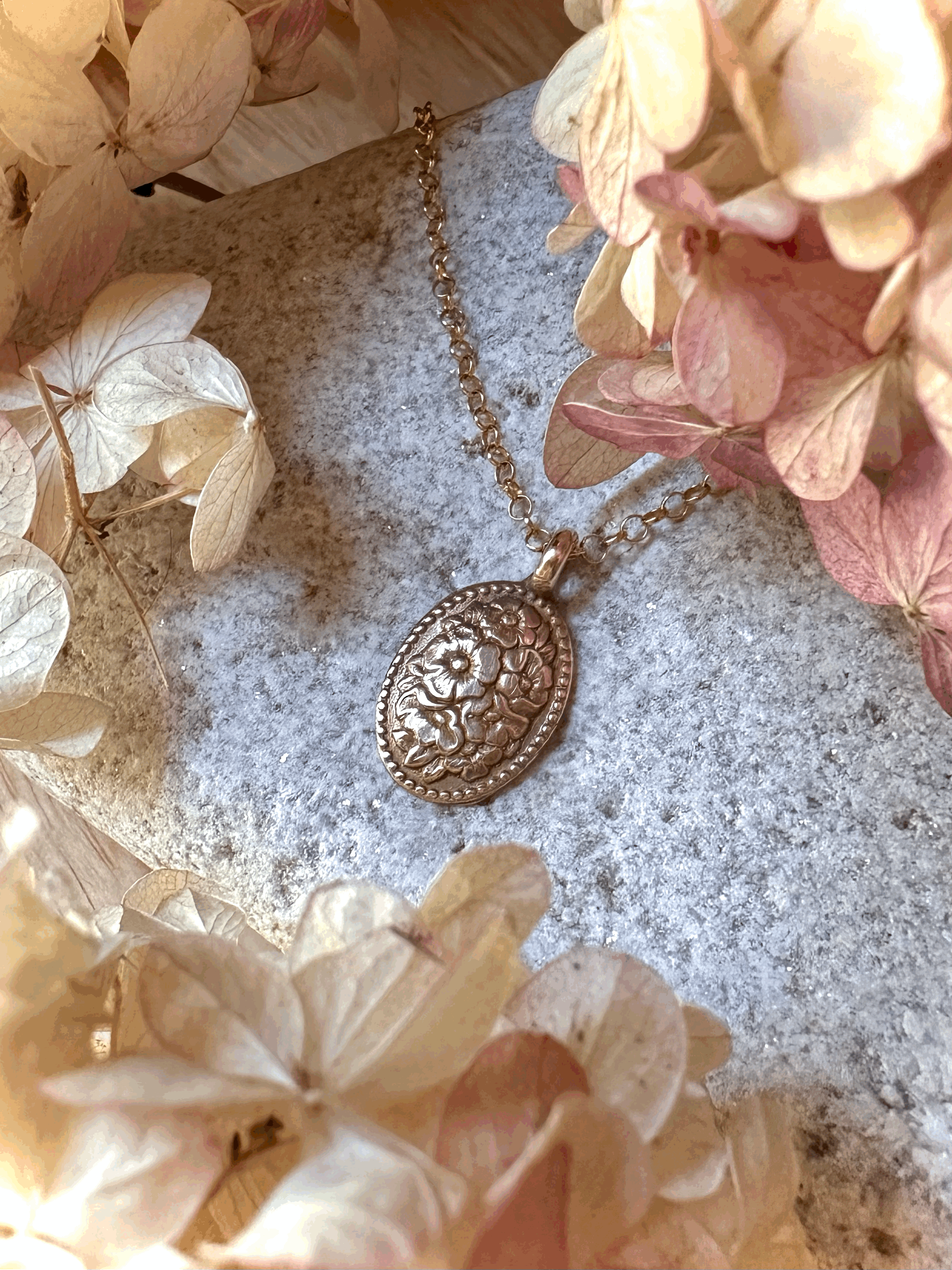 Oval Flower Necklace