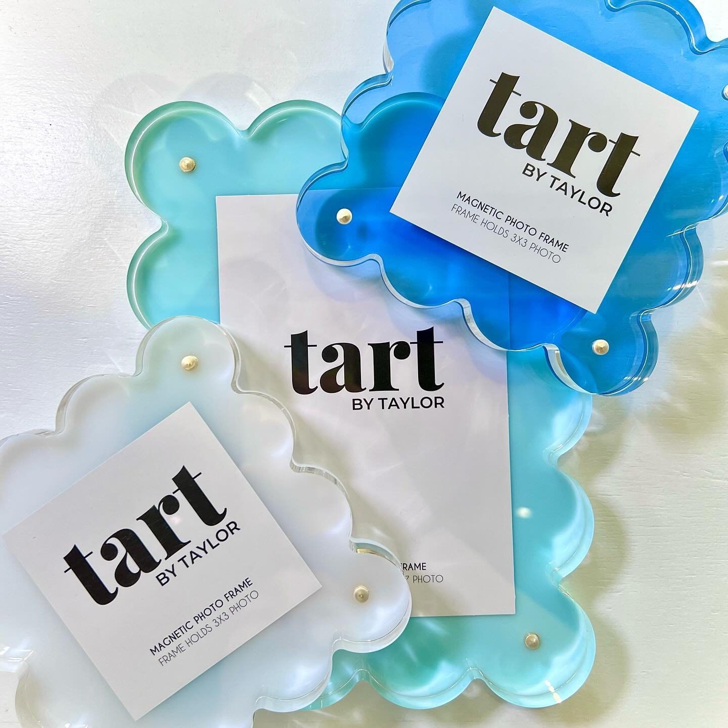 🌟NEW🌟 magnetic acrylic picture frames from @tart_bytaylor !!📸🩷 These funky frames are such an easy and fun way to bring unique color to your space! Shop them in-person in the gallery this week!🛍️ 
&bull;
&bull;
&bull;
#tartbytaylor #pictureframe