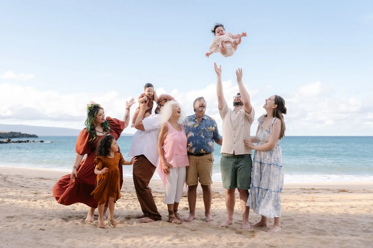 extended-family-session-fleming-beach.jpg