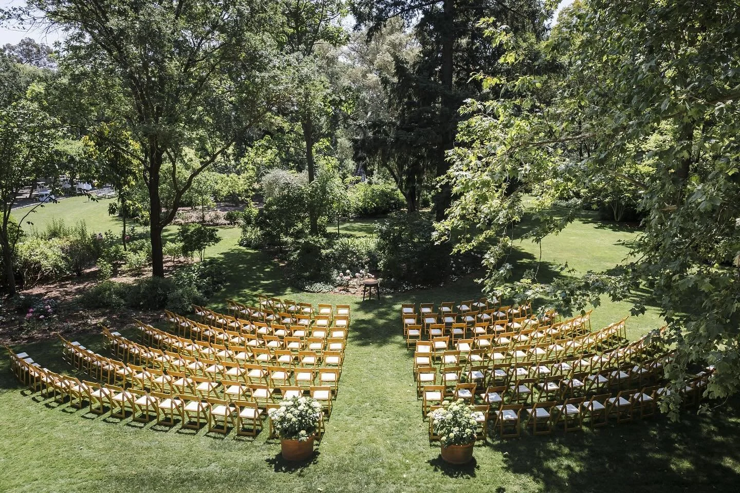 🫶🏻
Before + (happily ever) after from above~
.
.
.
#backyardwedding 
#justsaidyes 
#ceremonygoals 
#aislestyle 
#loveintheair 
#hitchedforlife 
#foreverstartsnow 
#ichooseyou 
#happilyevercaptured