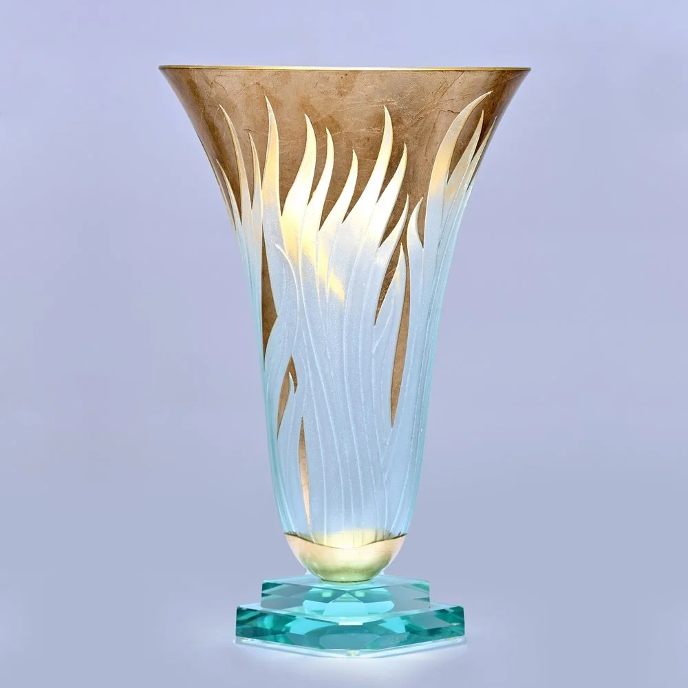 Gold+vase+square+bkgrd+10.11.22.jpg