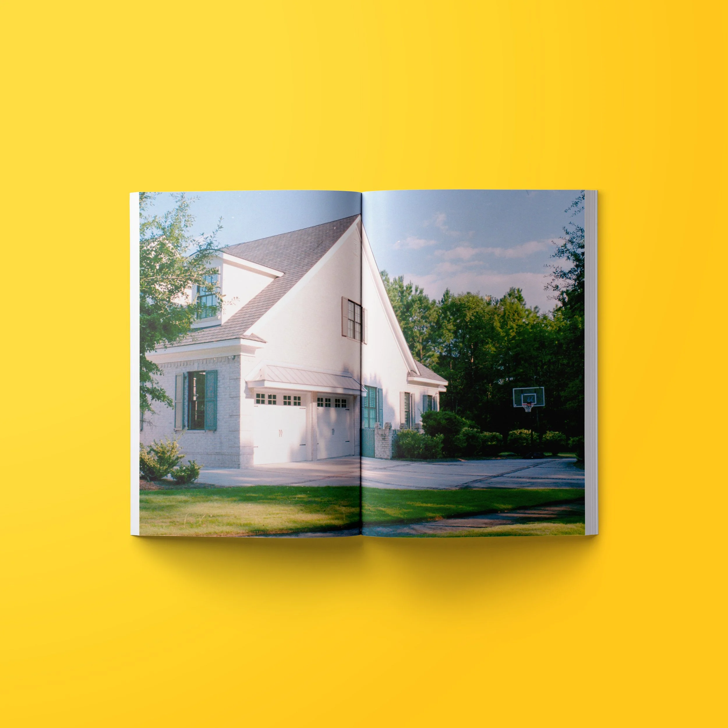 Magazine-USLetter-A4-gMockup-Template.jpg