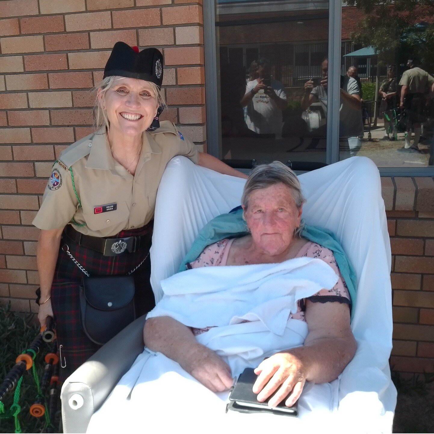 🏴🎶 Residents of Eloura Aged Care Facility didn't miss out on the fun at the fifth Liverpool Plains Military Tattoo 2024! 
 
🎺 The Pipes and Drums, National Serviceman&rsquo;s Memorial Band @nashoband from Brisbane paid us a special visit, entertai