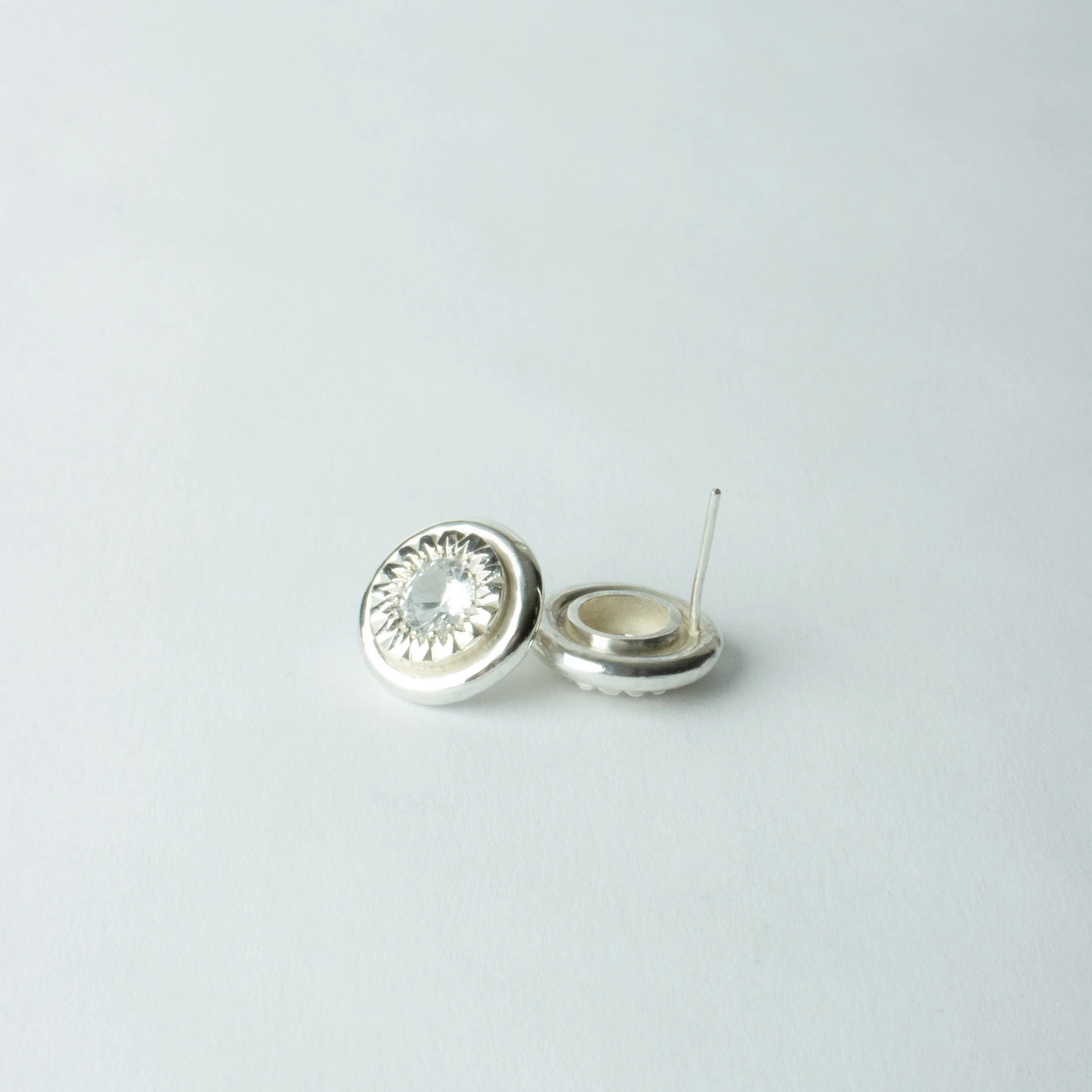 white-topaz-circle-posts-1.jpg