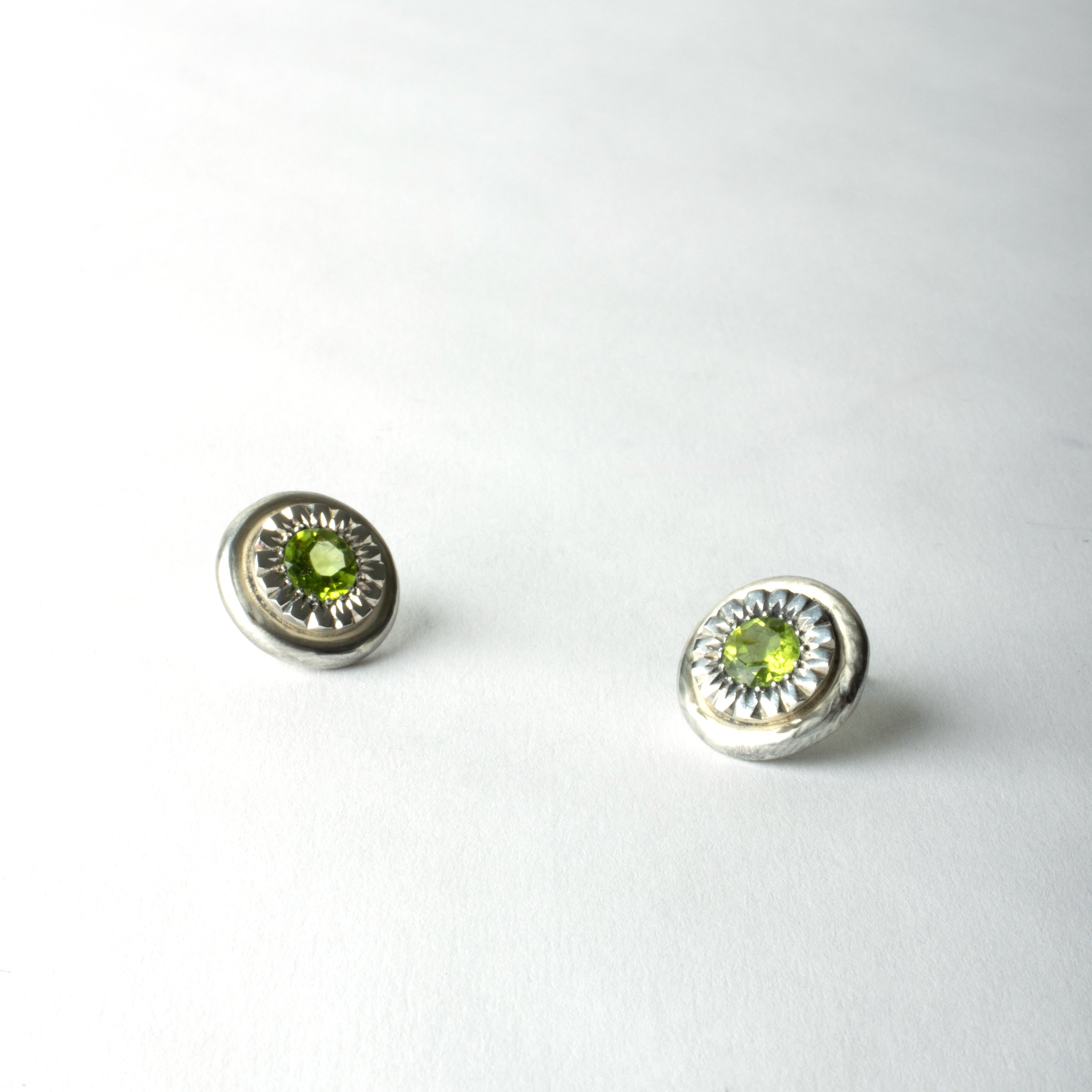peridot-circle-posts.jpg
