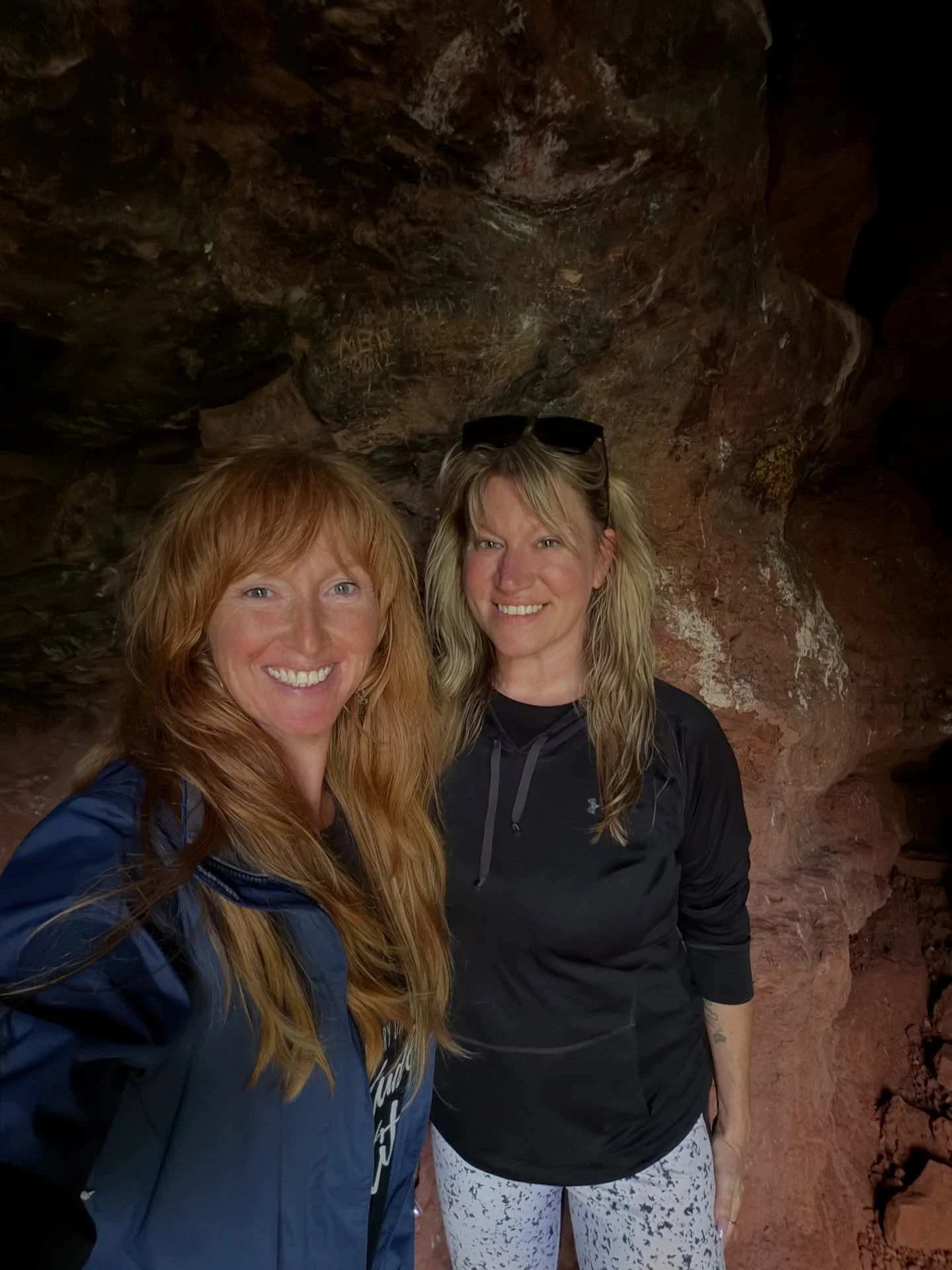 10/11/25 
What happens when you combine an impromptu jaunt to Sedona with an amazing friend who is in town on a cloudy day and meet awesome strangers in a cave and laugh and tell stories and explore and get psychic readings and aura photos and laugh