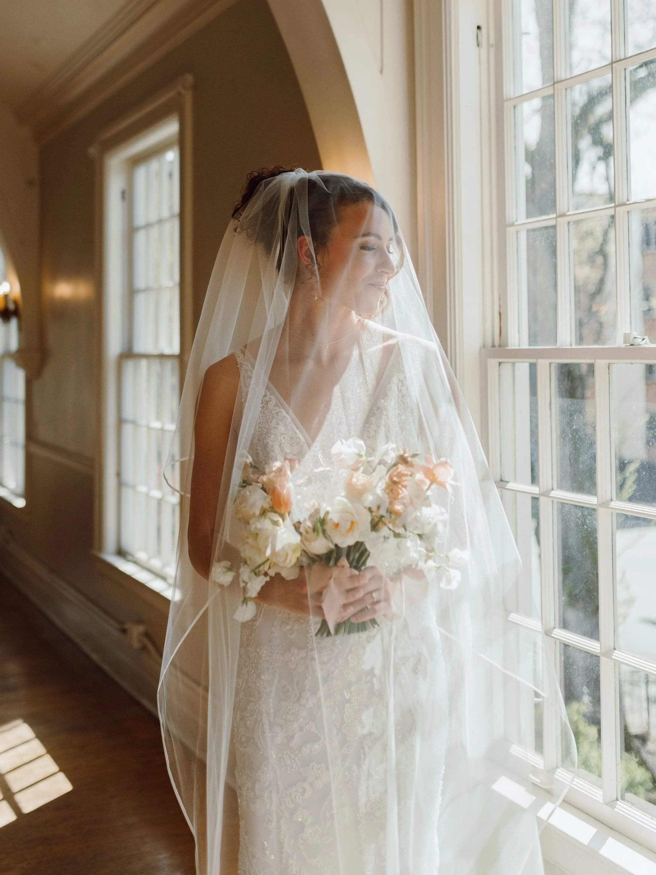 I haven&rsquo;t done a styled shoot in a hot minute so here are some oldies but goodies. 

venue @rainierchapterhouse
earrings + necklace @meghanelisabethart
hmua @k.marina_beauty
dress @idobridal
florals @coutureblossoms
Ring @and.arlen