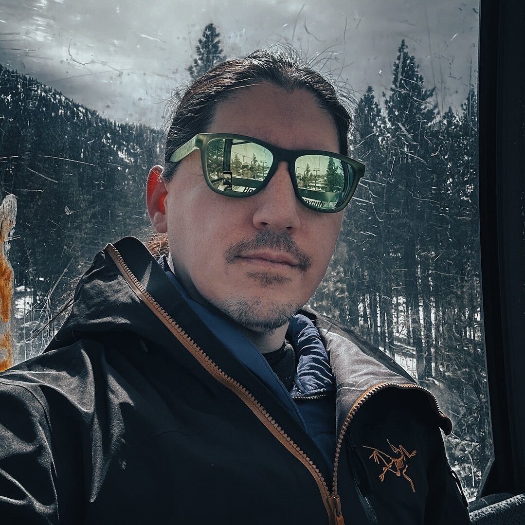 Never mind the bird 💩 over my shoulder at @skiheavenly, it&rsquo;s more about rocking the dead bird ☠️ @arcteryx on this amazing ski day in Tahoe. Climbing may be my main focus, but skiing is my passion.

#skiing #arcteryx #arcteryxnorcal #deadbirds