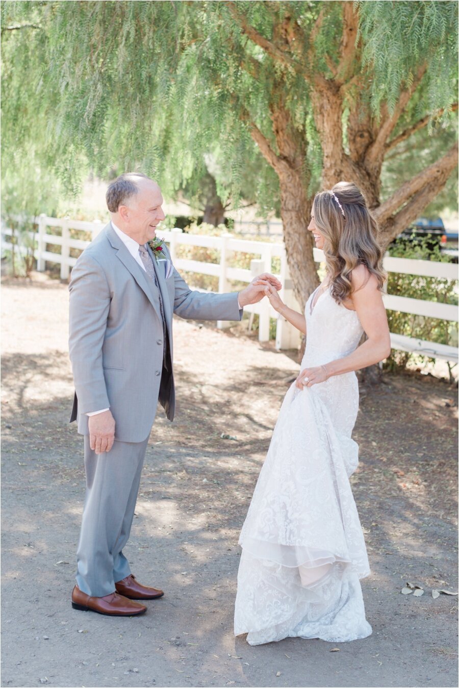 Bride has a first look with her father