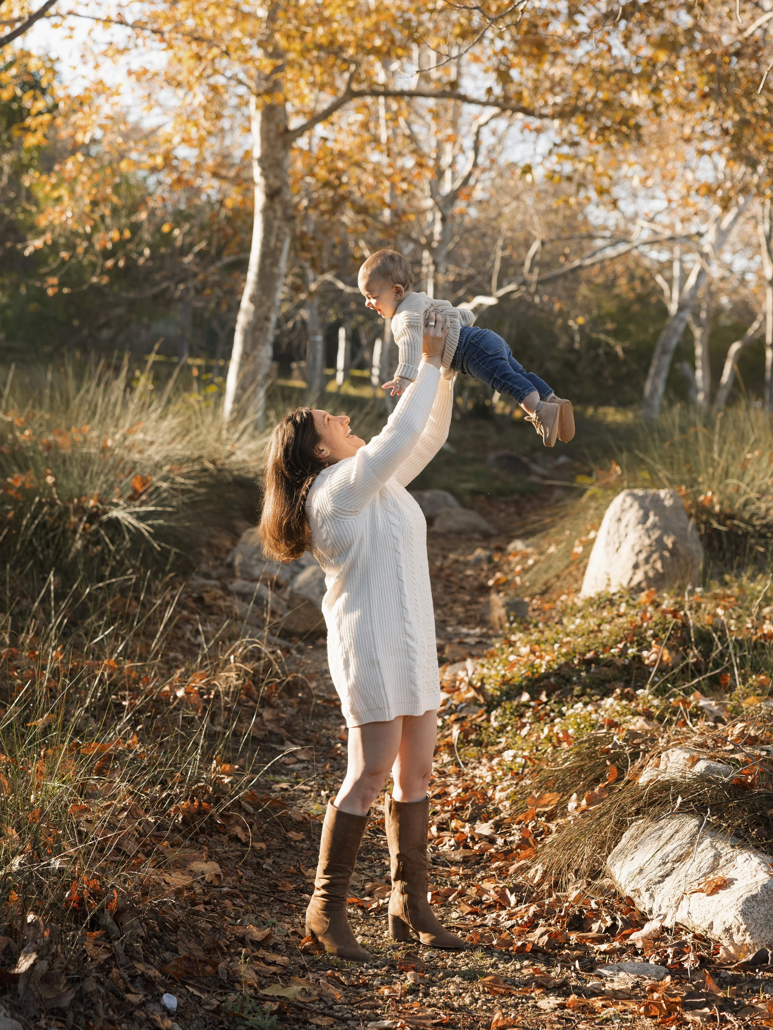 ErinandJared_2024HolidayMini_Taylor-Kinzie-Photography-26.jpg