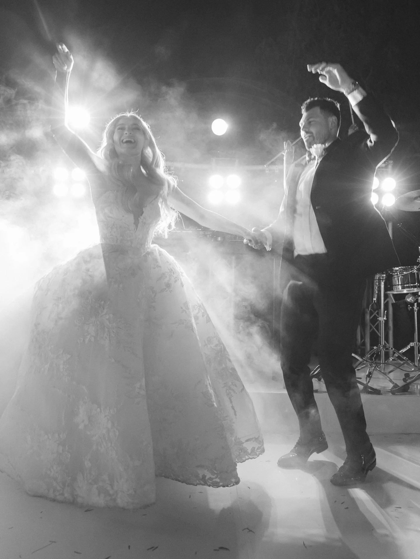 Olivia &amp; Alex in b&amp;w. 🦓

Wedding Planning: @rowynevents
Venue: @hummingbirdnestevents
Photography: @taylorkinziephoto
Videography: @emmalynncinema
Floral: @vibe_florals
Rentals: @townandcountry_eventrentals &amp; @arentalconnection
Catering: