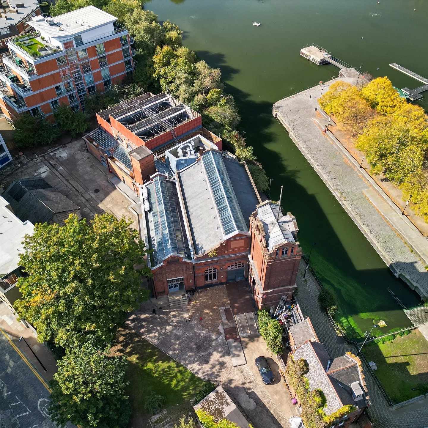 This time last week we were enjoying the sunshine as we scanned the magnificent Wapping Hydraulic Power Station, and while we there we captured these stunning shots from the drone 🤩