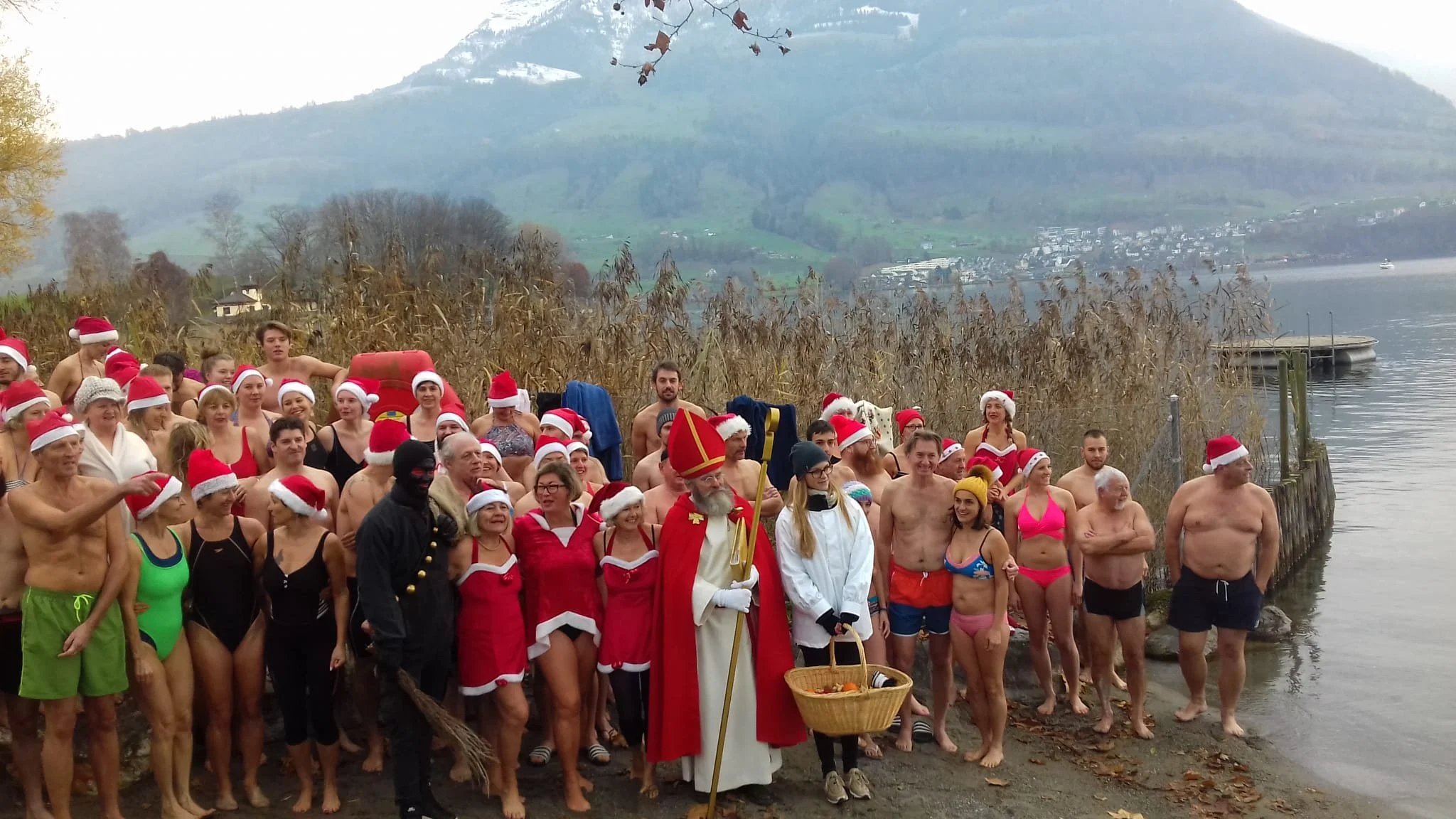 Samichlaus Swim in Merlischachen