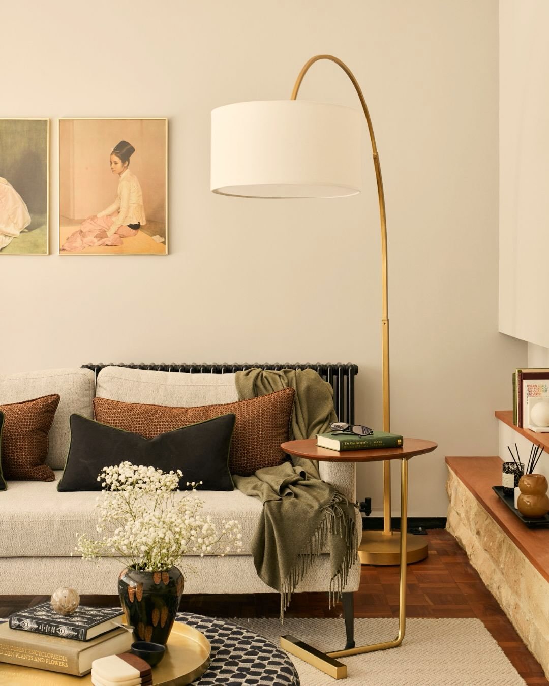 This 1960s bungalow underwent quite the transformation, inspired by a strong mid-century modern aesthetic with a laid-back LA vibe. The brief was to create a contemporary bungalow layered with character, so we brought in rich mid-century colours, tex