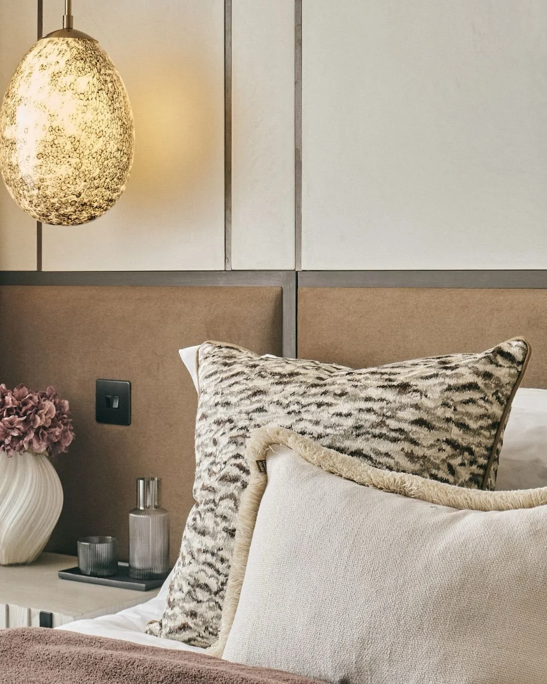 For our Master Bedroom showroom in Nine Elms, we selected @lizzofabriceditor beautiful Bubo fabric for our feature cushions, providing a perfect expression of quiet luxury.
Rich in intricate embroidery, this fabric brings depth, texture, and an under