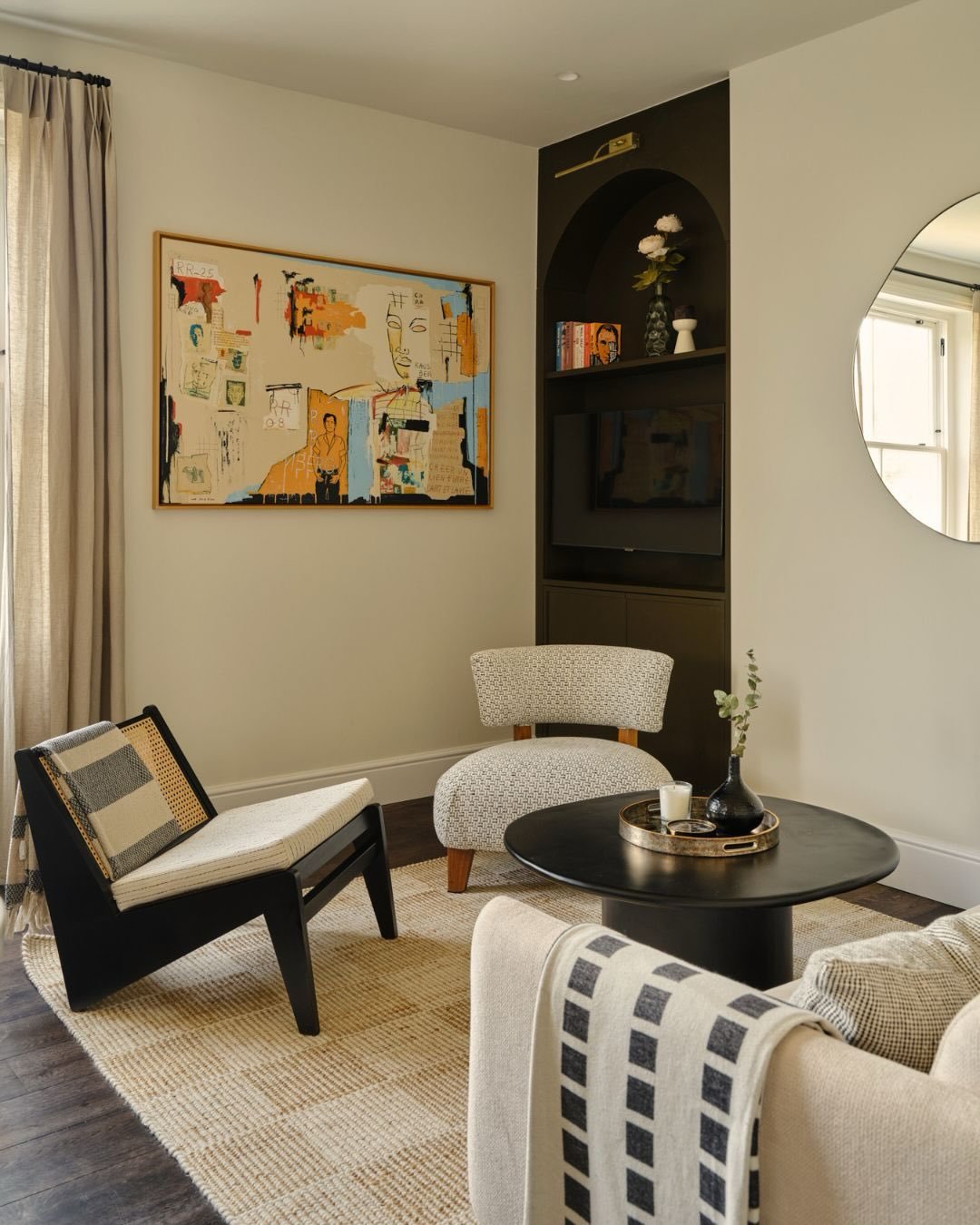 A closer look at this bespoke living room joinery at our Maida Vale project ✨ Designed to balance form and function, every detail has been carefully considered. The living area sits within the open-plan kitchen space, so we wanted to create a subtle 