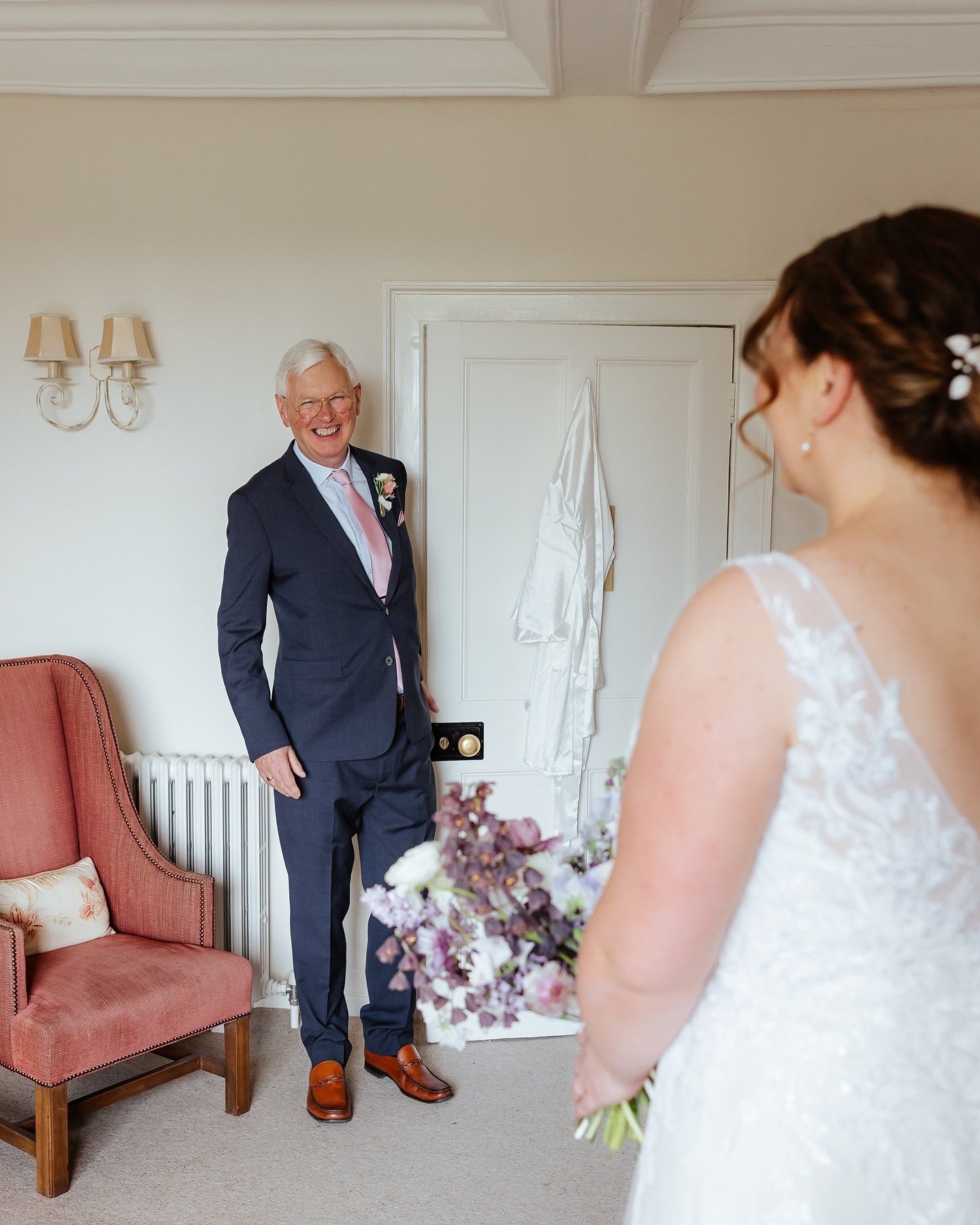 How lucky am I to be heading back to @bruisyardcountryestate tomorrow, for the second time in a month!!!!🩷

Photographer - @helenkirkmanphotography 
Venue - @bruisyardcountryestate 
Flowers - @bloomingbrilliancefloraldesign 
Makeup - @haylieclarkey_